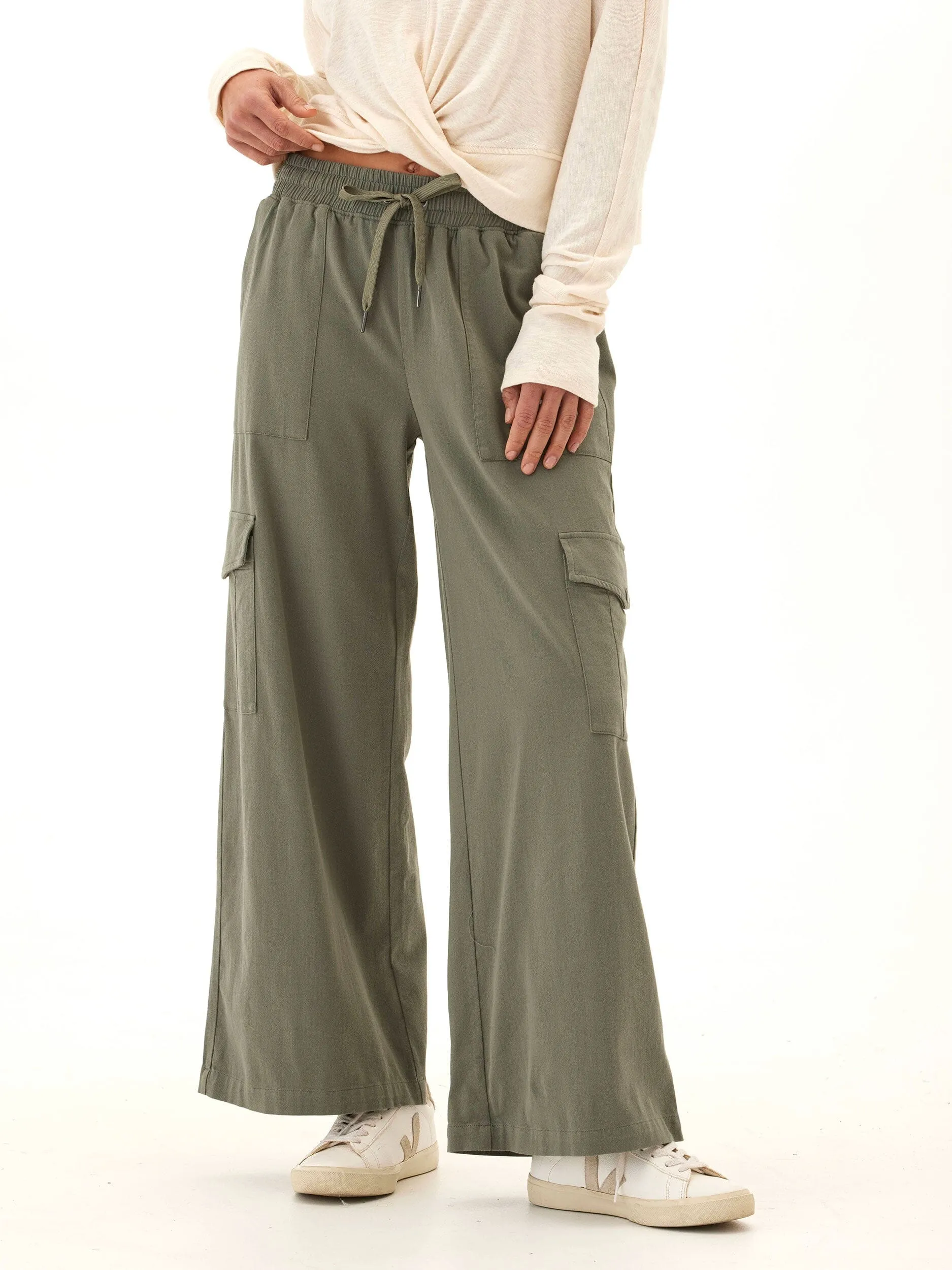 Lightweight Eila Stretch Twill Wide Leg Cargo Pant
