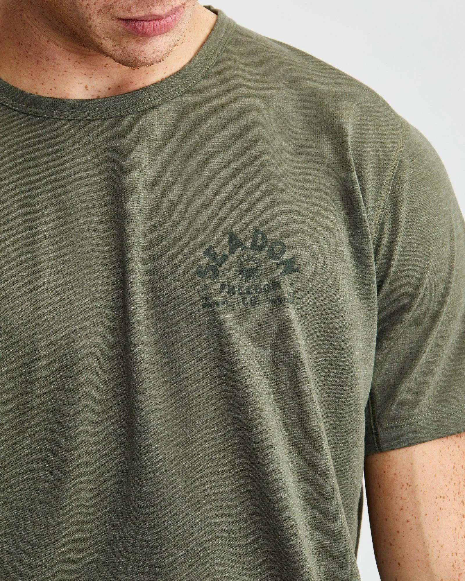 M's Daymaker Tee- Freedom Slim fit sleekness Low Profile Silhouette