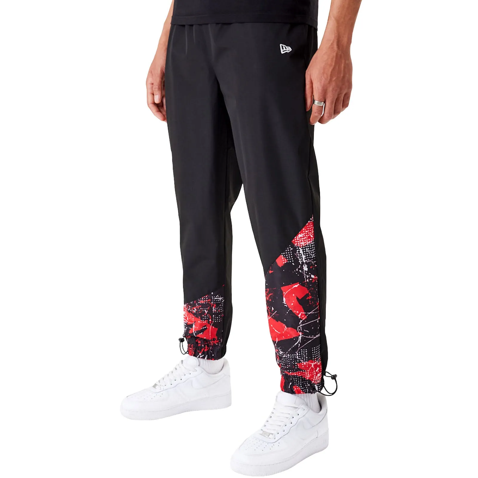 Secure Waistband New Era Mens Chicago Bulls All Over Pattern Panel Joggers - Black