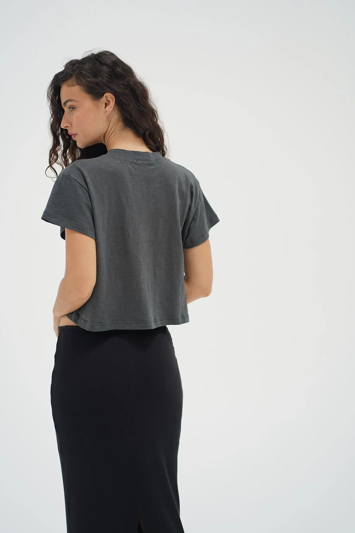 Minimal Comfort Wear Ava Tee - Pirate Black
