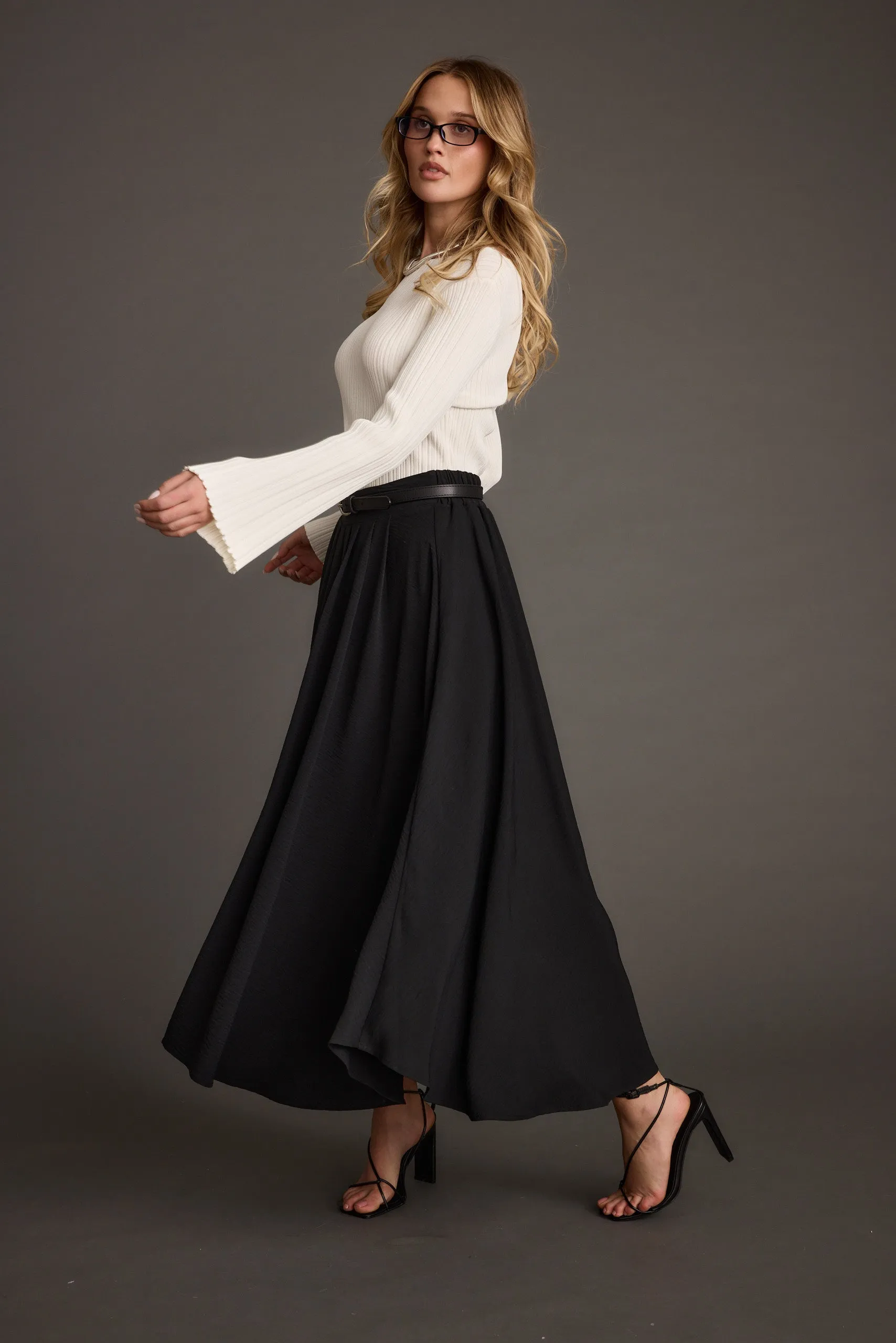 Warmth Retention cooking Melinda White Ribbed Knit Bell Sleeve Top