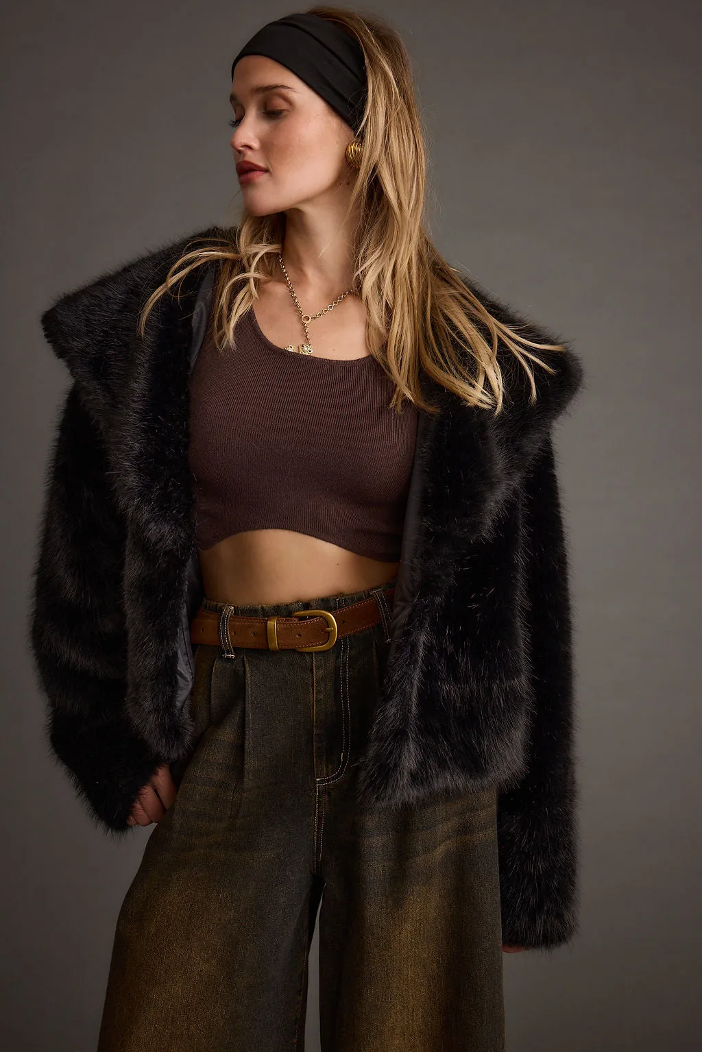 Ergonomic Tailoring Smart Casual Piece Brielle Black Faux Fur Cropped Jacket