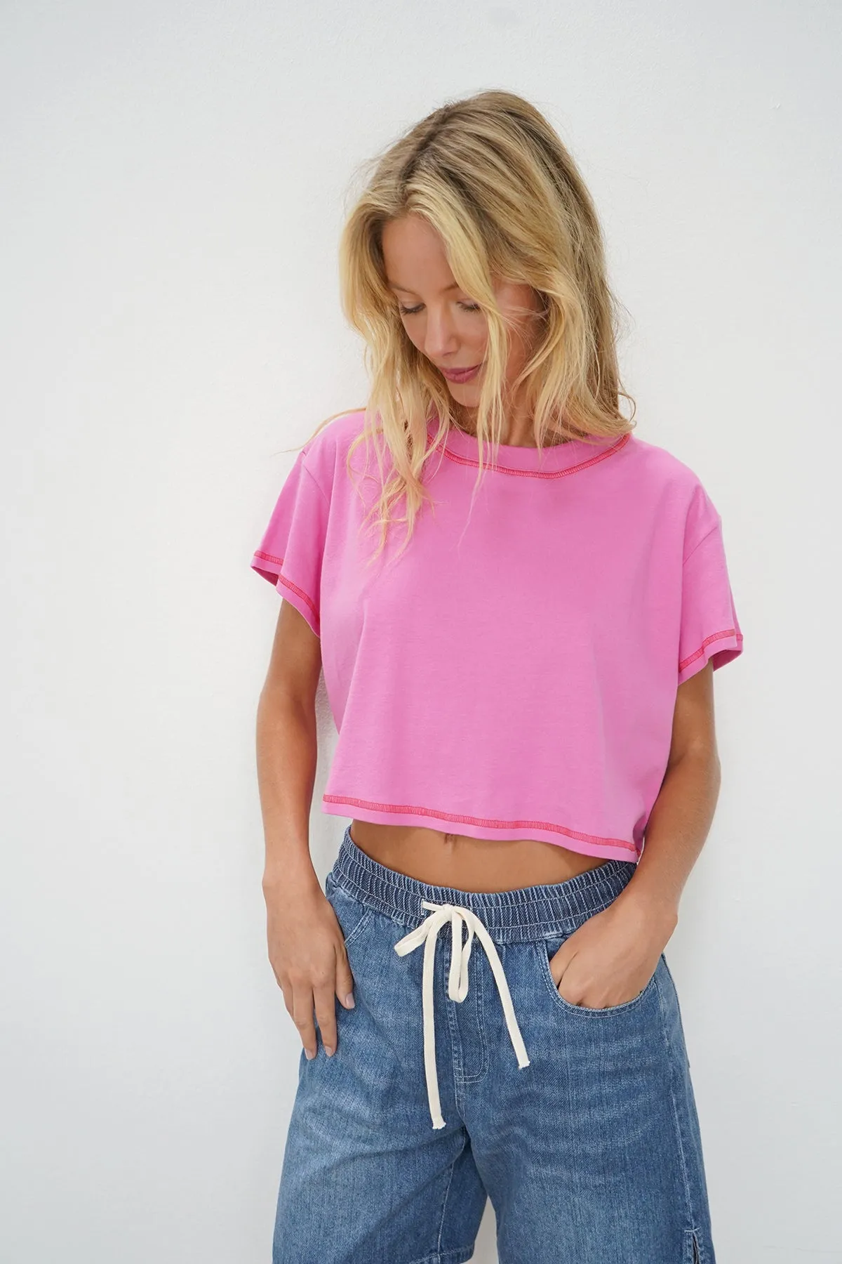 Leni Cropped Tee - Bright Pink Sustainable Textile