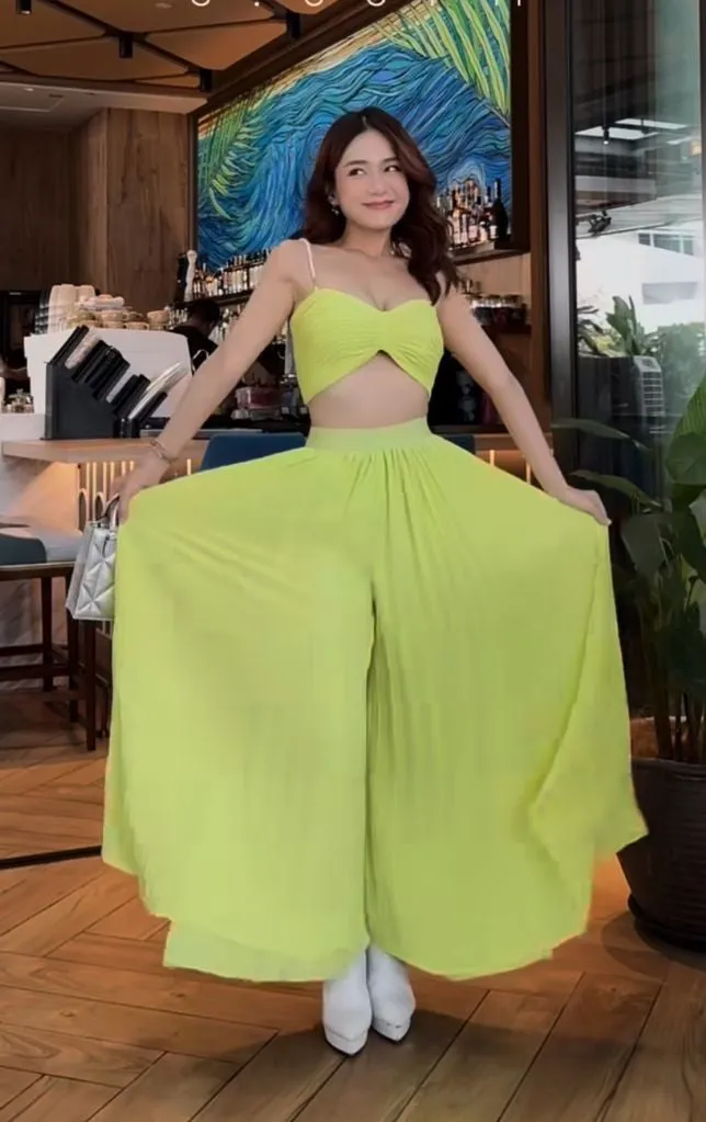 Chiffon Pleated Pants Regular Style