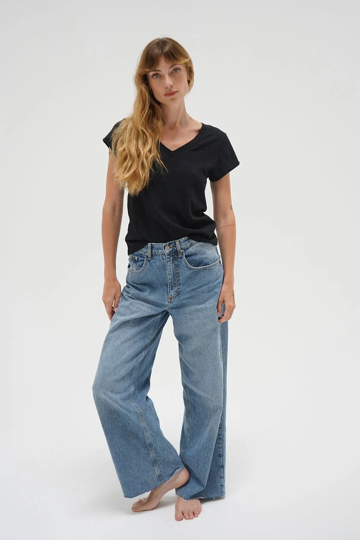 Fitted Deep V Cotton Tee - Black Recommended V neck