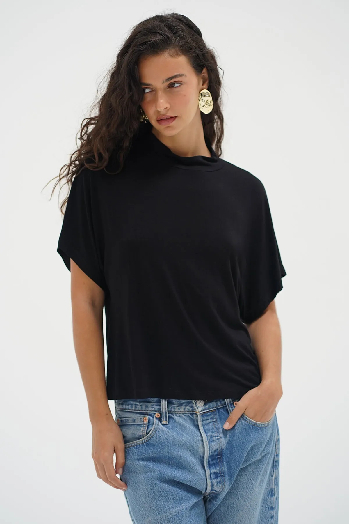 suitable for all genders Charlee Mock Neck Tee - Black