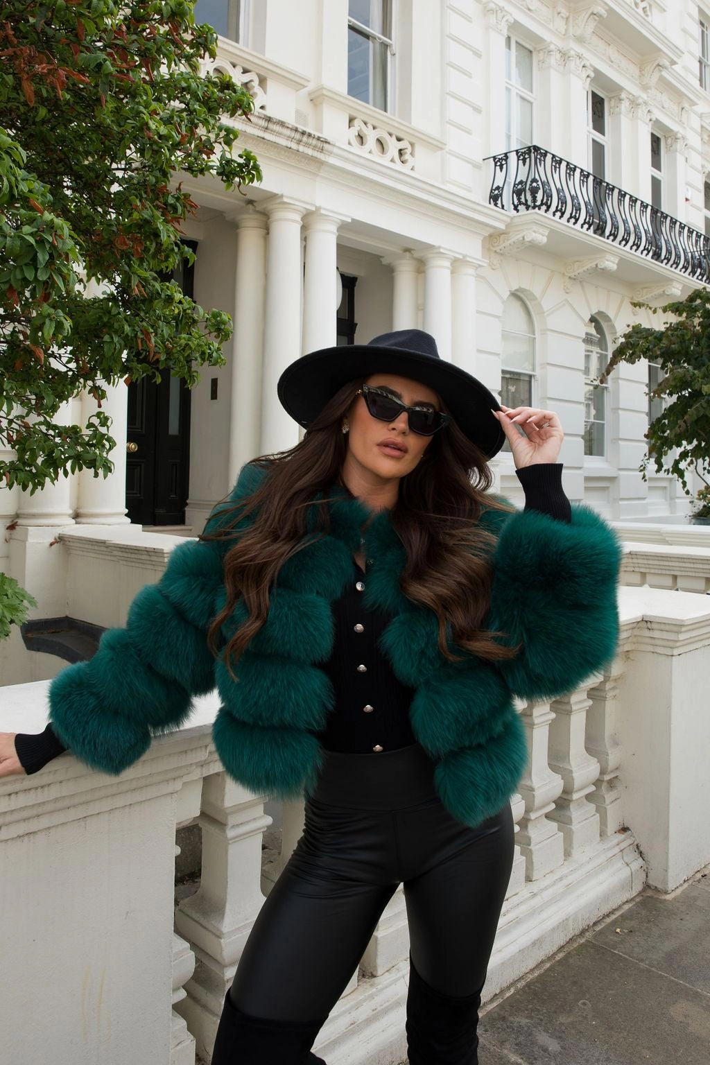 Ultra Lightweight Design Emerald Green Luxury Fur 5 Row Cropped Sleeve Jacket