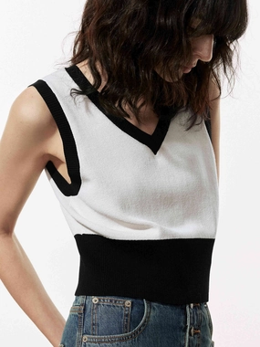 UV Protection Finish Contrast Detail Knitted Top