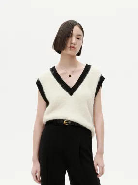 Contrast Detail Knit Vest All Day Comfort Design
