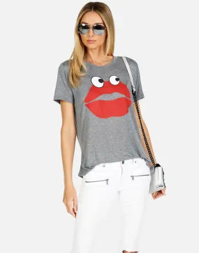 Timeless Style Capri Kiss Face