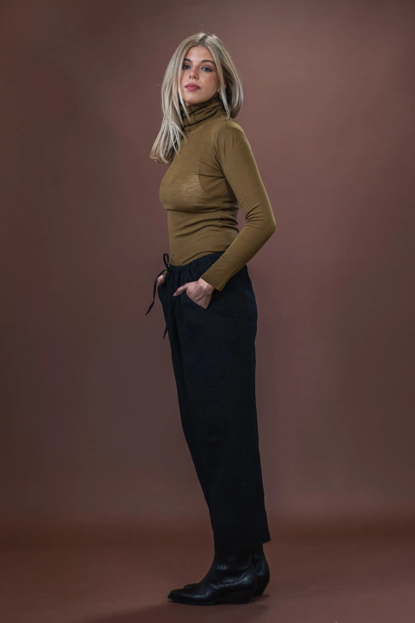 Merino Roll Neck | Bronze Sleek Performance Fit