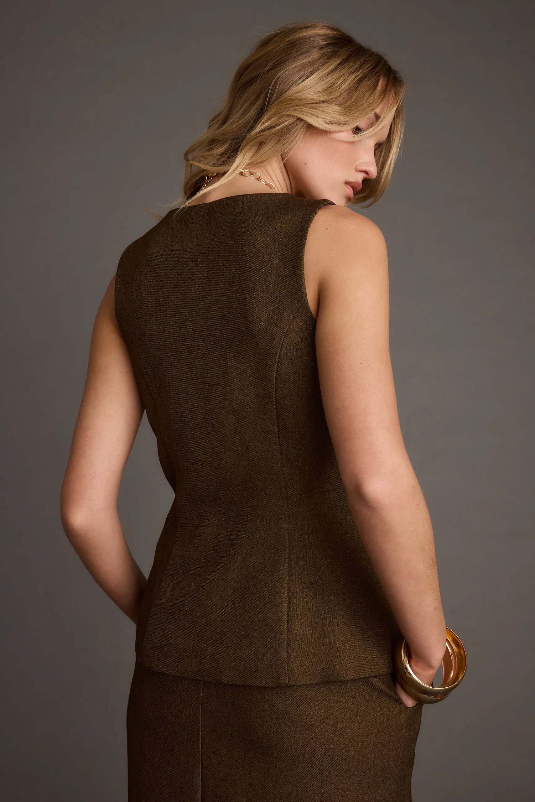 NonIrritatingSeams LaserCutVents Tory Mocha Twill Button Front Sleeveless Top