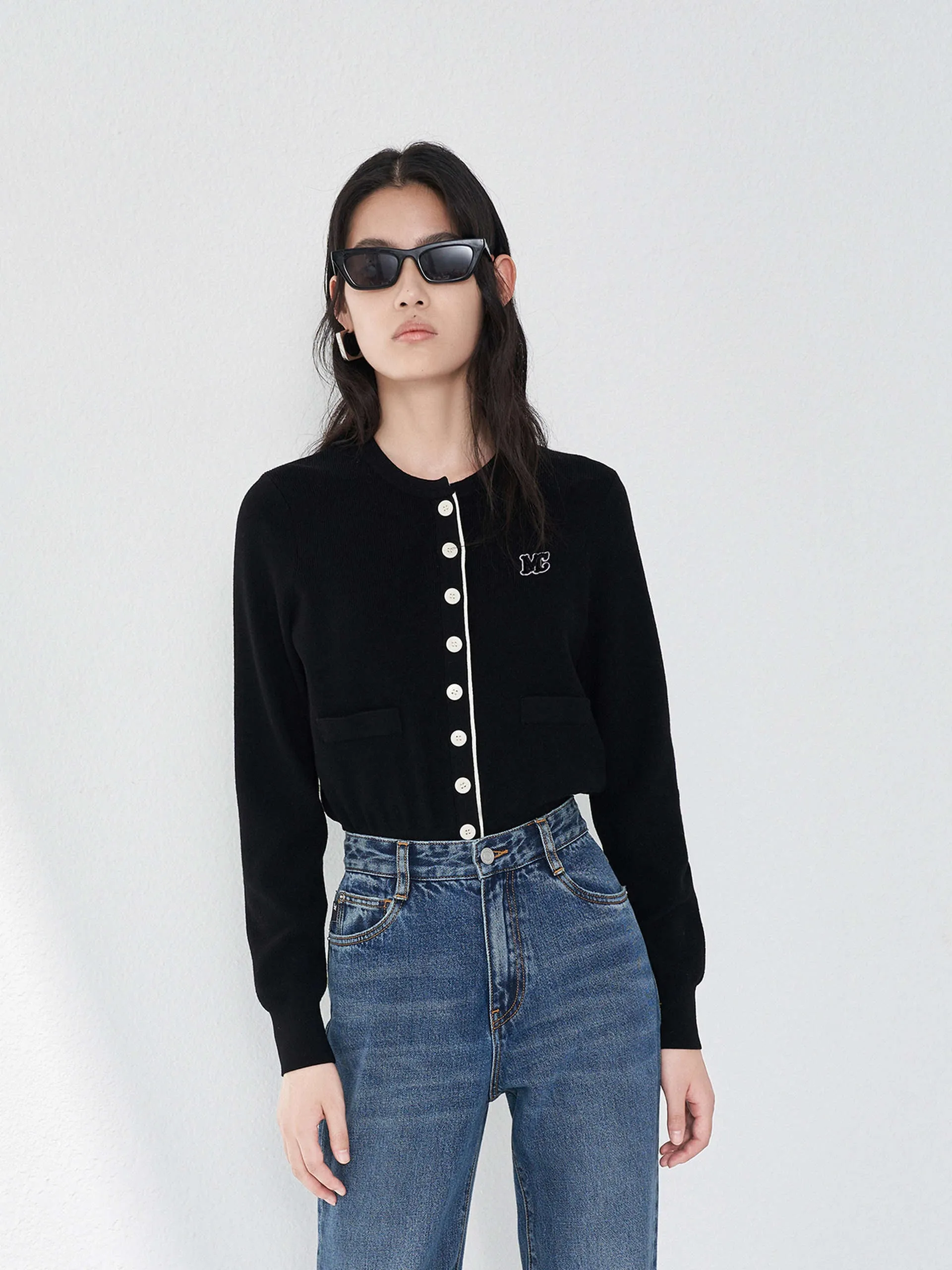 Perfect Design Fit Contrast Placket Knitted Top
