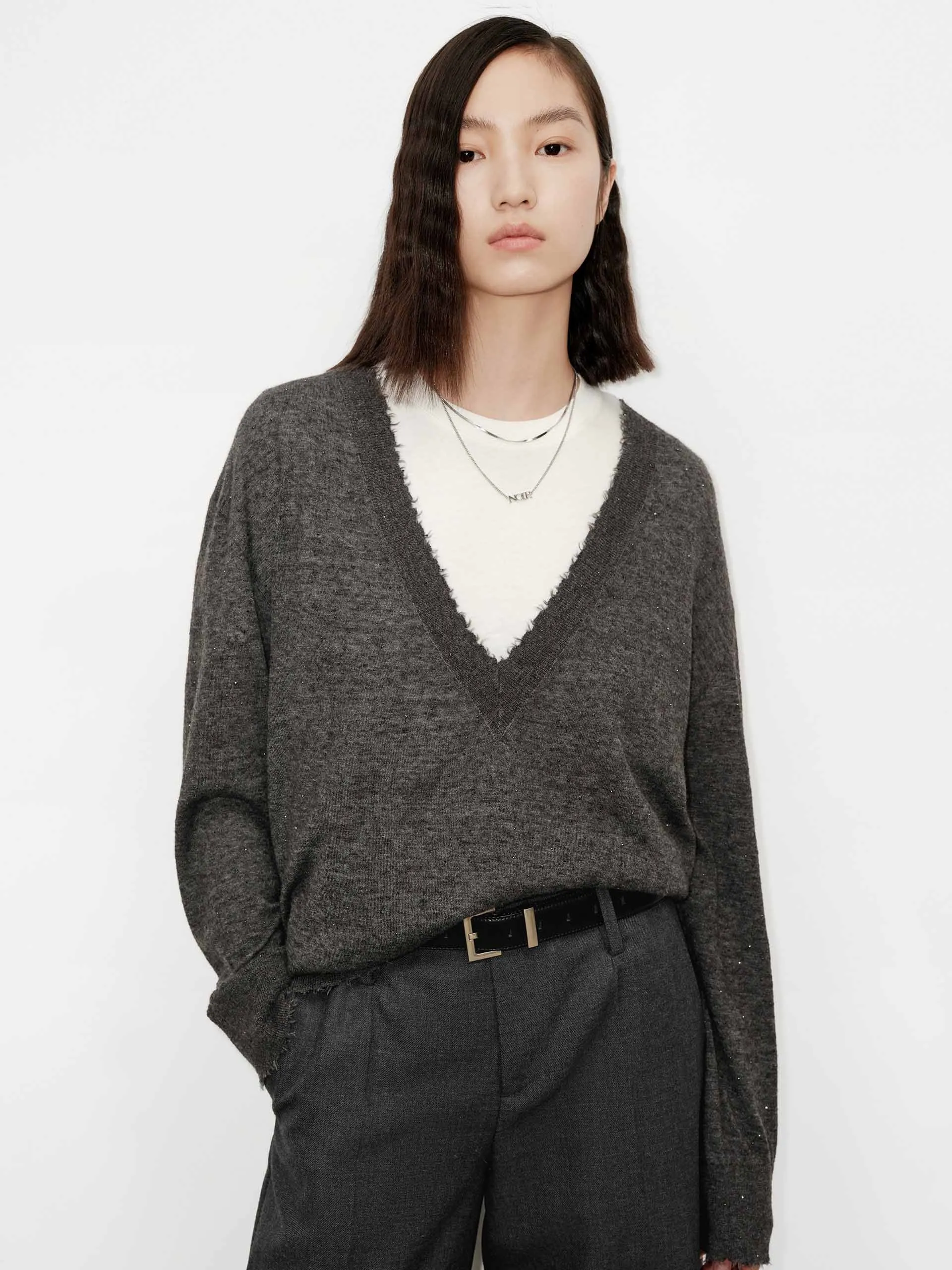 Loose V-neck Knit Sweater Odor Resistant Elastic design