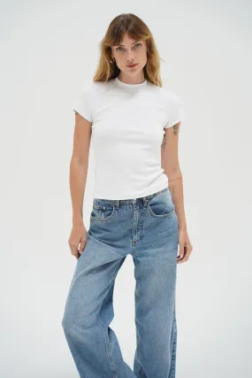 Weekend Style Trend Fitted Ribbed Crew Tee - White