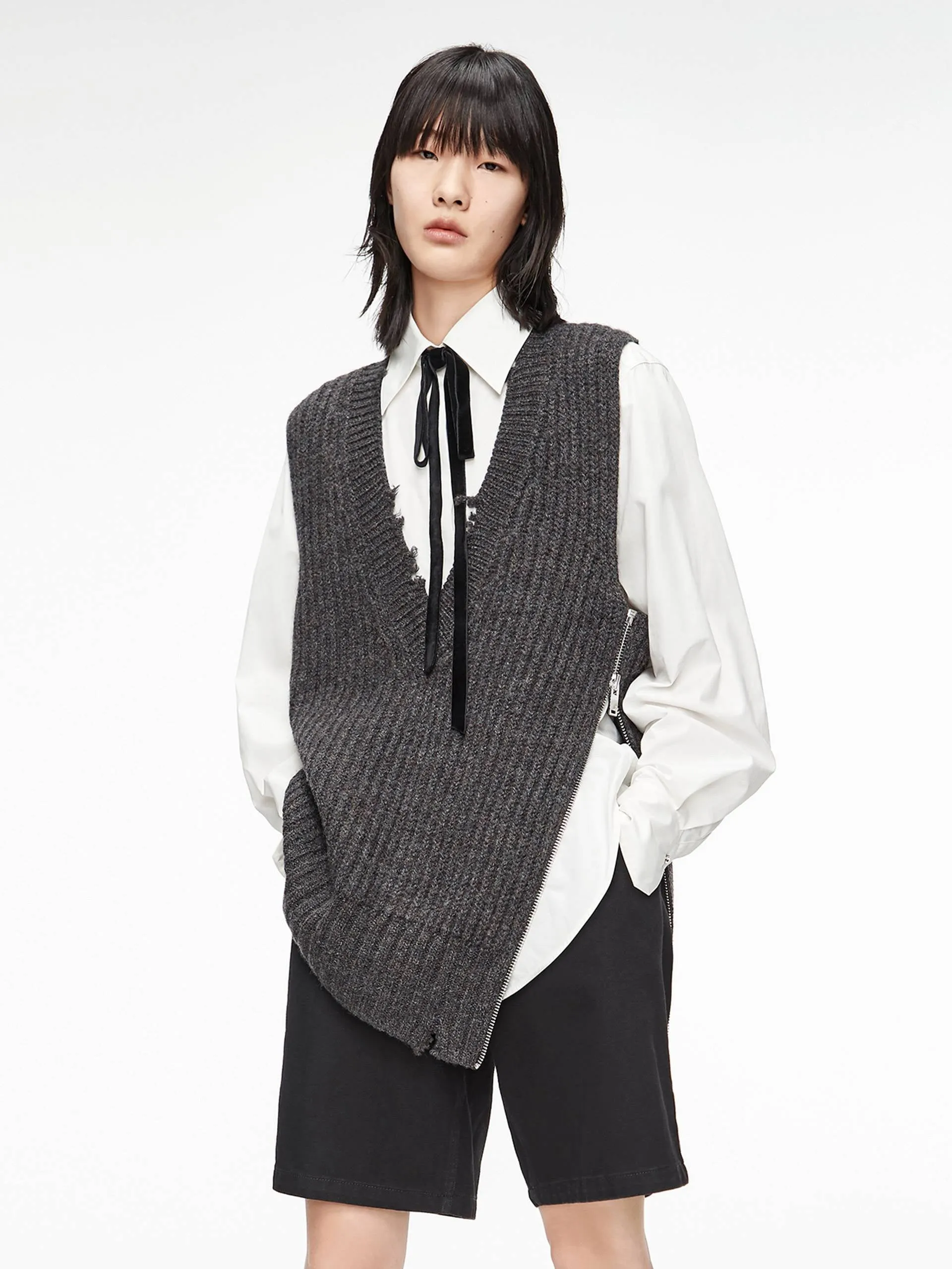 Snug Knit Frayed V-Neck Wool Knit Vest