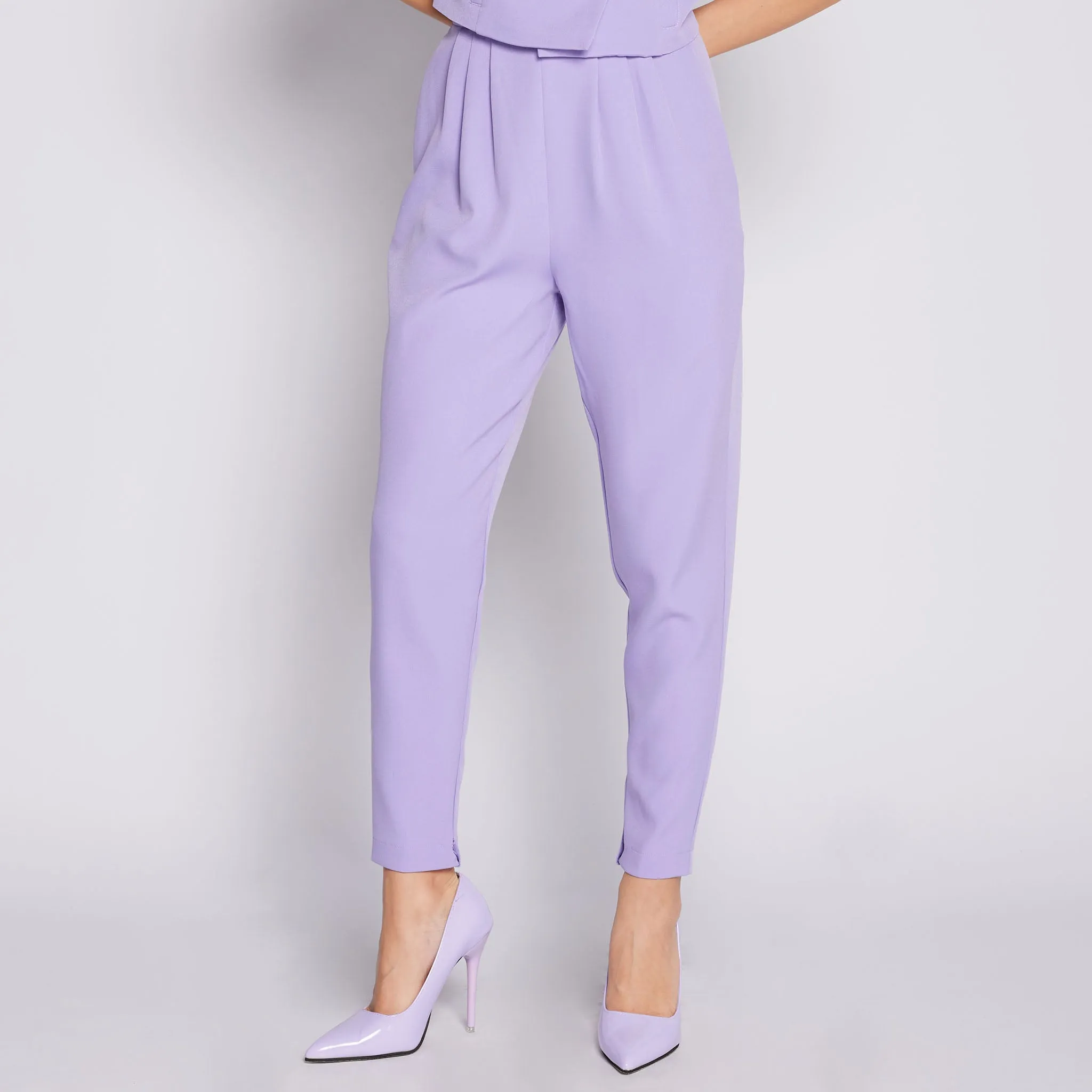 Modern Casual Core Fit Mia Carrot Pants