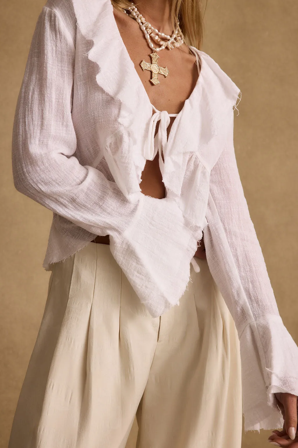 Gaming Retirement Guilliana White Ruffle Blouse