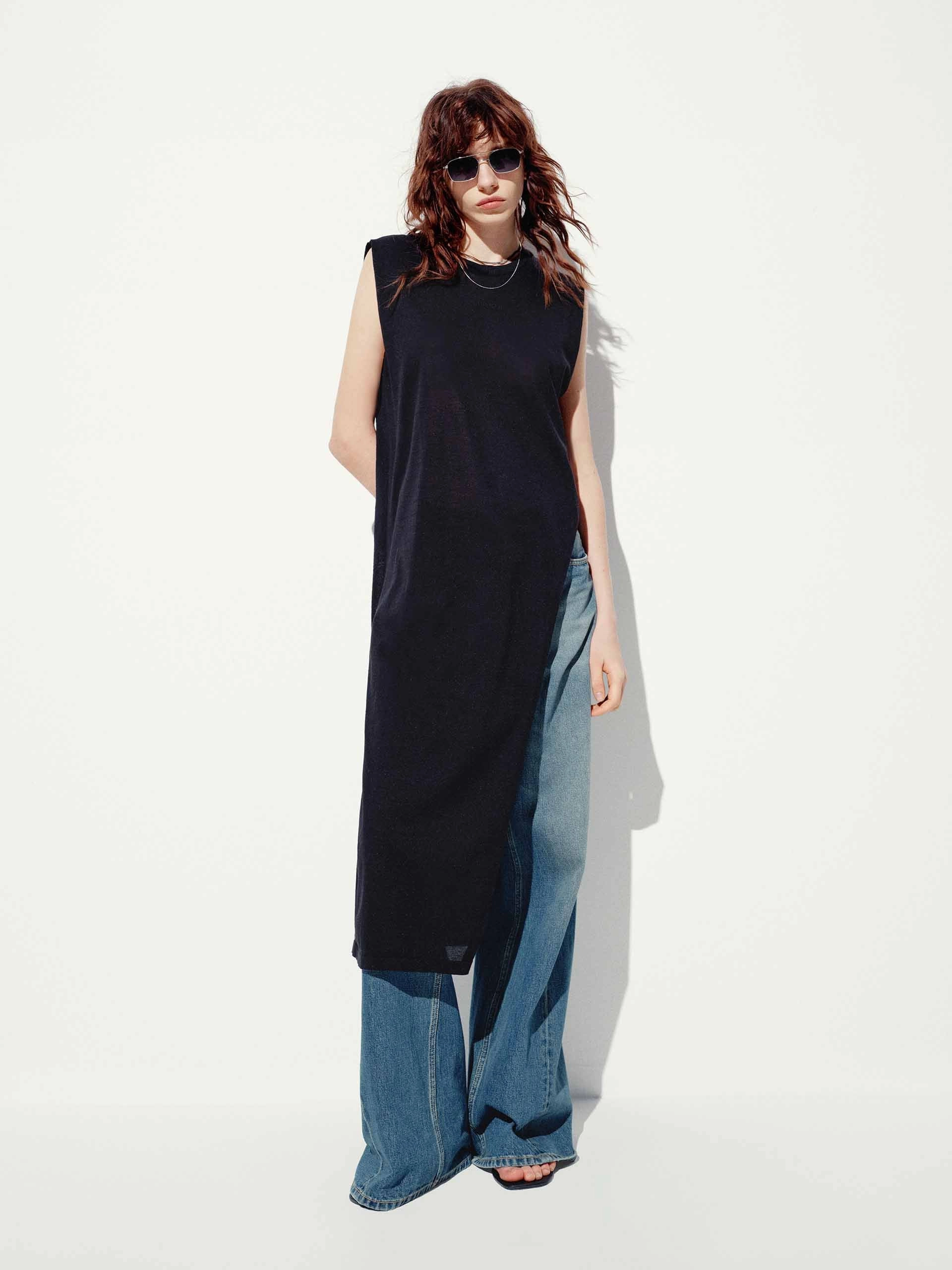 Side Slit Sleeveless Top Modern Drape Odor control