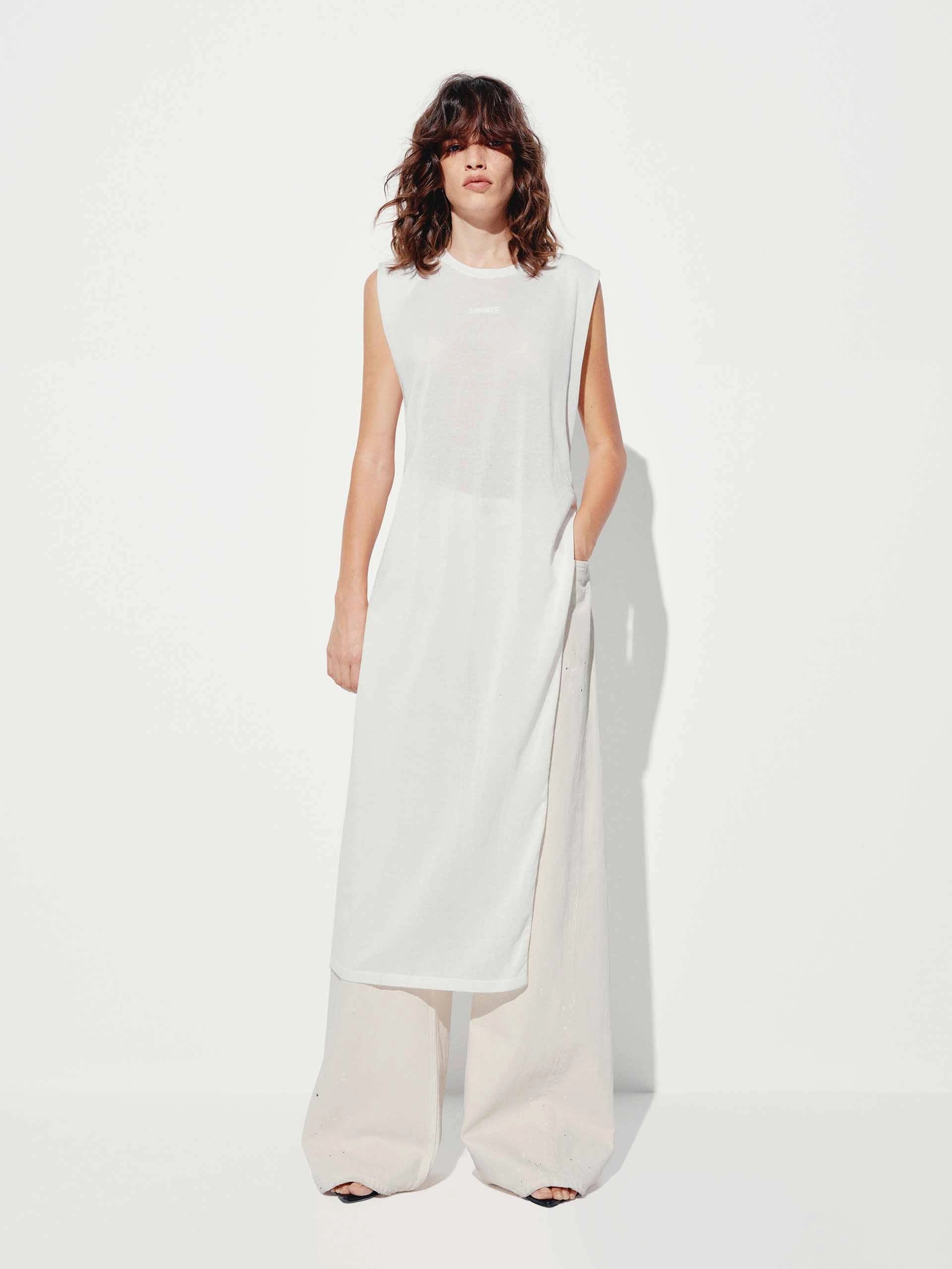 Side Slit Sleeveless Top Breathable fabric