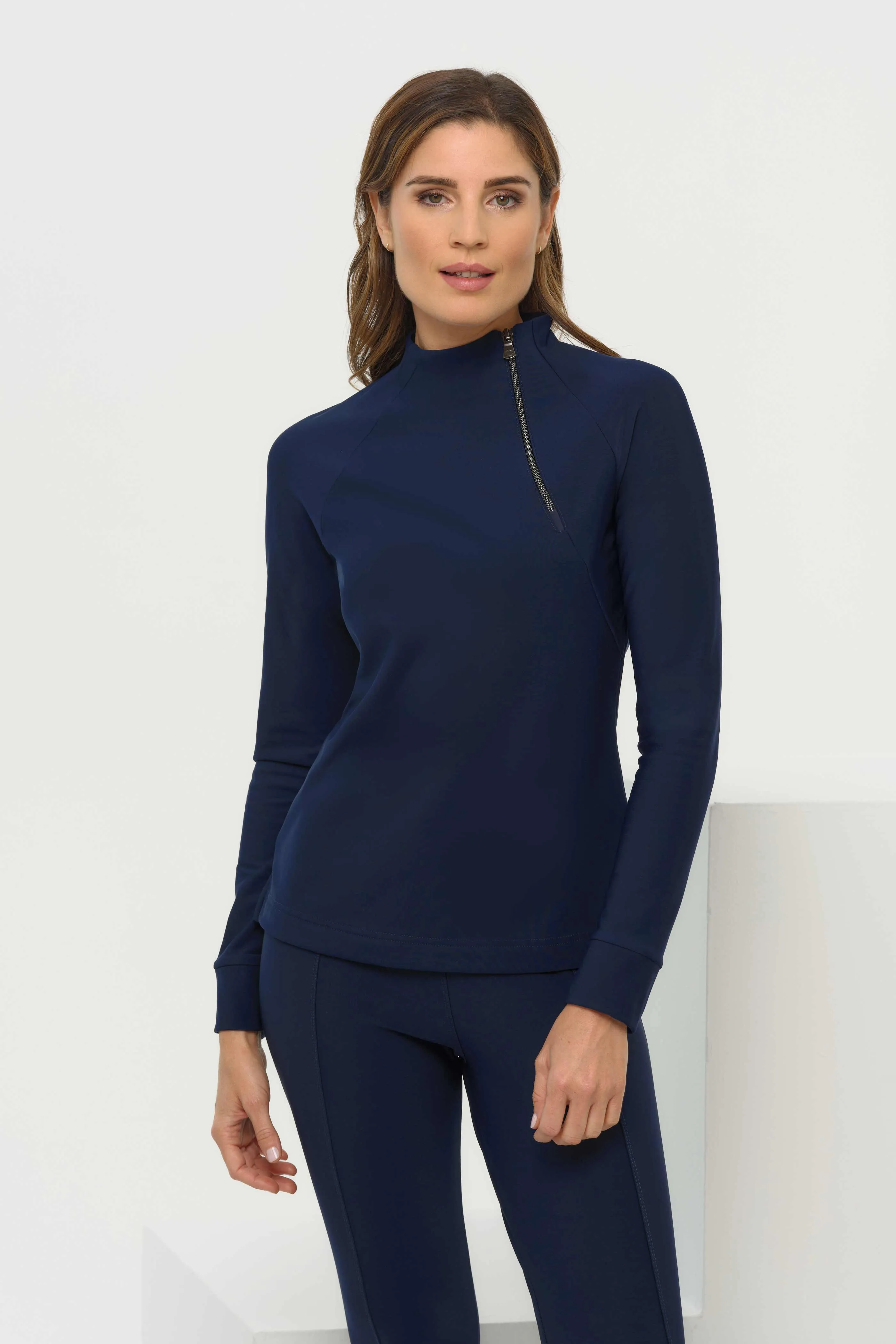 Lessie Cozy Pullover Flexible Fit Wear