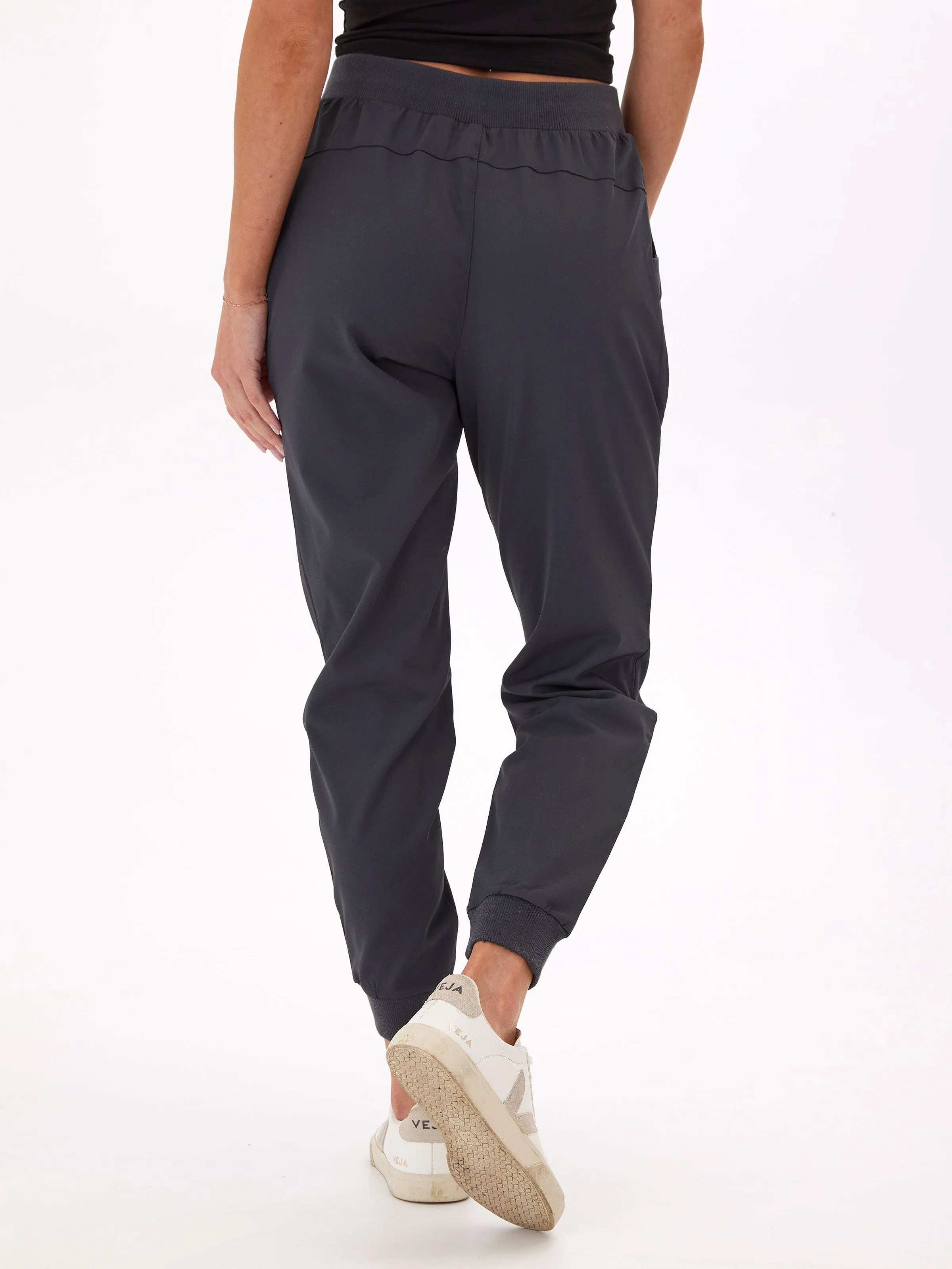 Marjorie Performance Woven Jogger Sporty Fit Organic Cotton