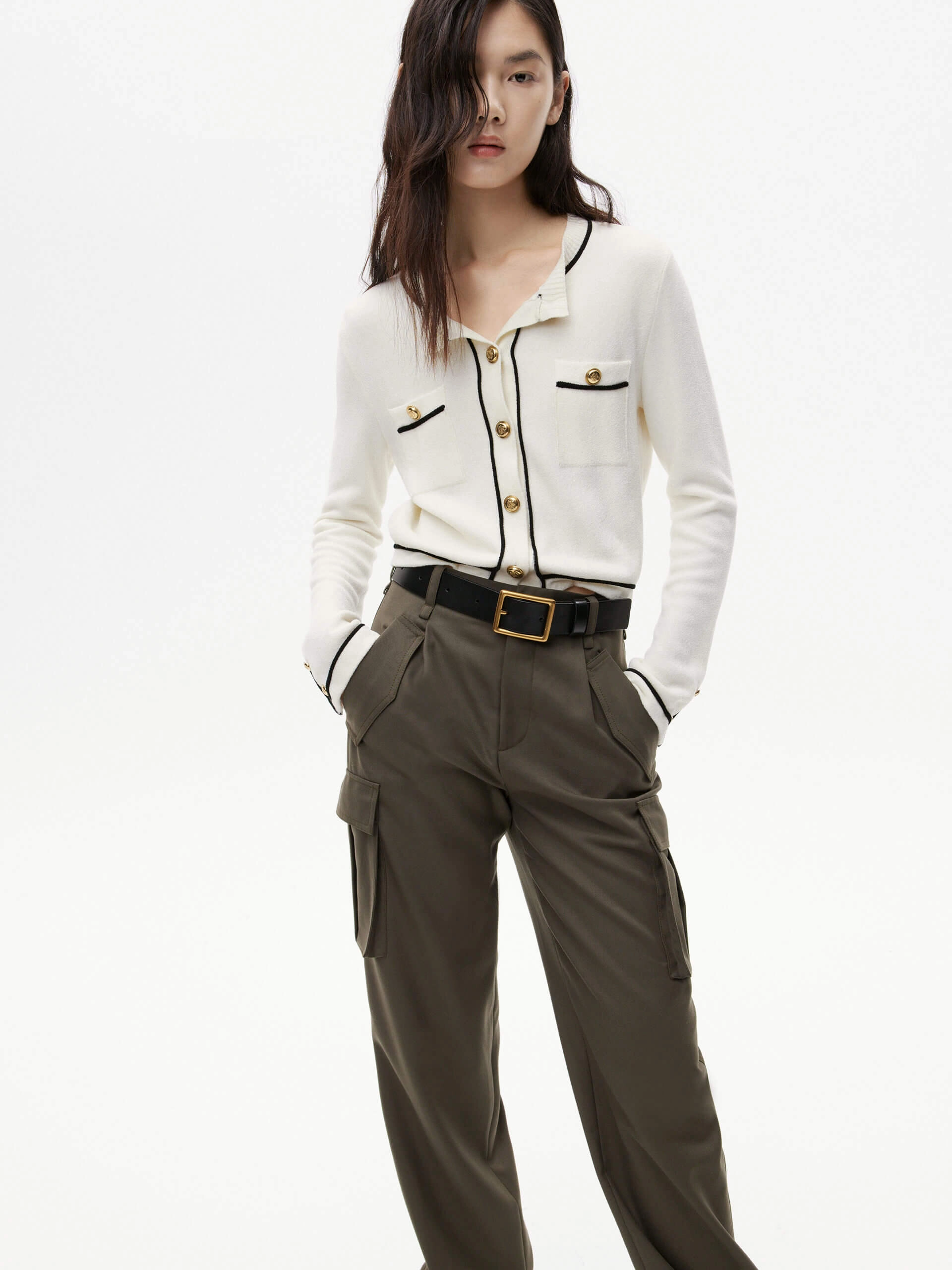 Airy Piece Layering Piece Metallic Button Knit Cardigan