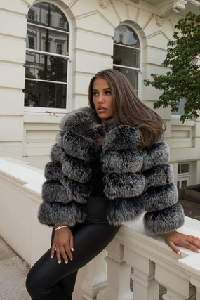 Noise Free Zippers Two Tone Grey Luxury Fur 5 Row Cropped Sleeve Jacket