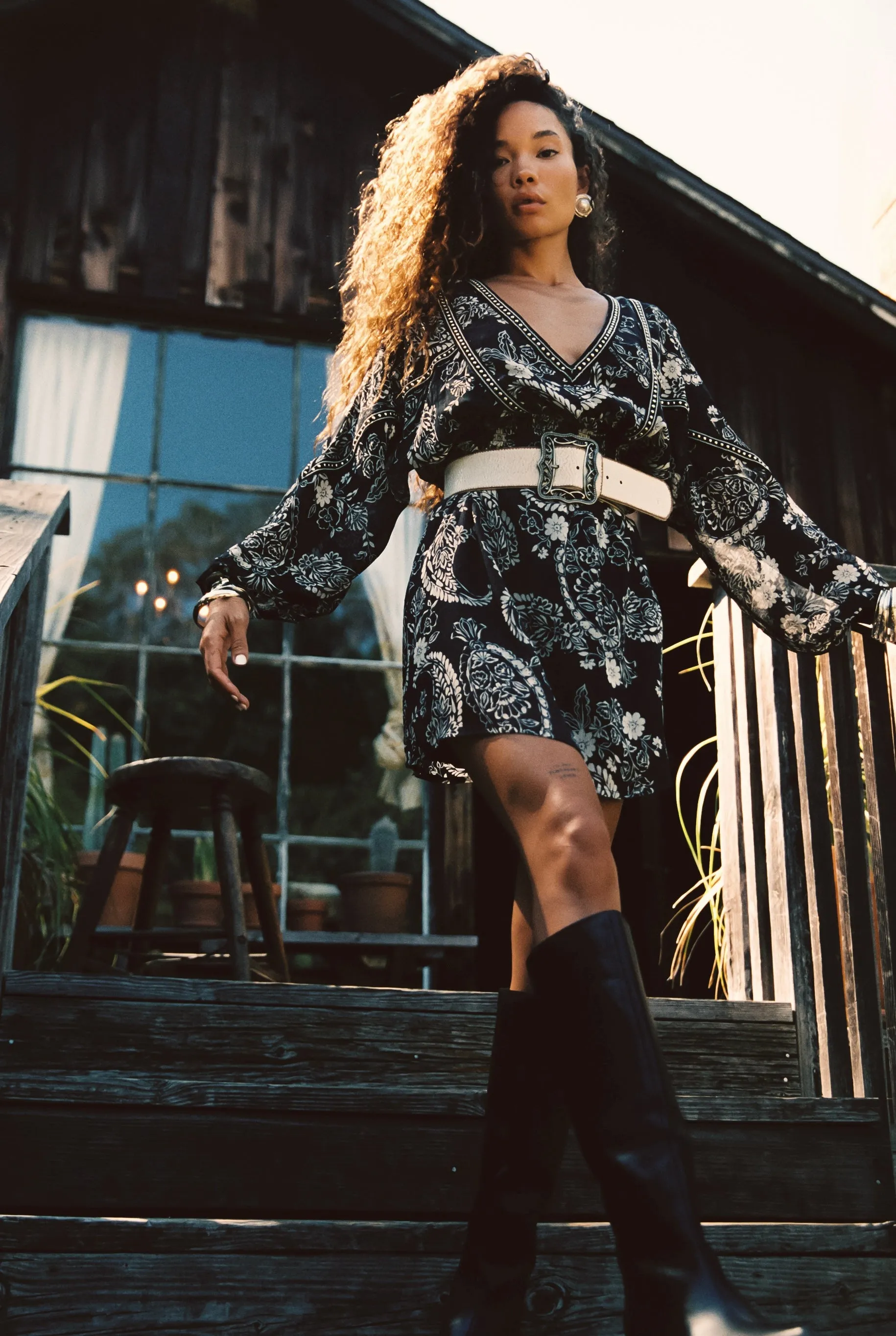 Donna Black And White Floral Mini Dress Style Upgrade