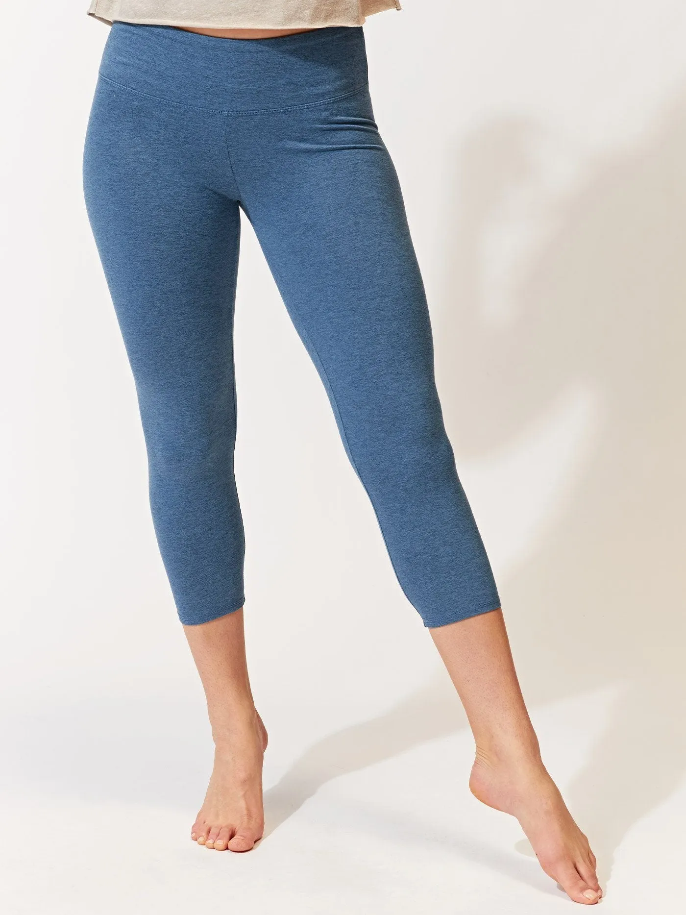Monica Crop Legging 21" Smooth Compression Chic Stretch Fit