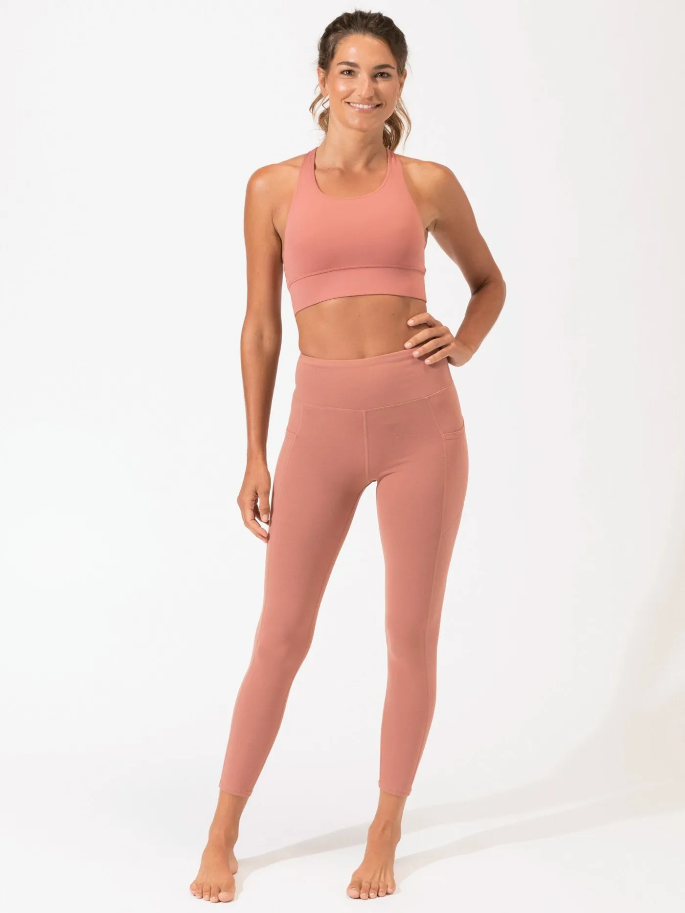 Monica Pocket High Rise 7/8 Legging 24" Sleek Design Outdoor Lover Mesh Panel