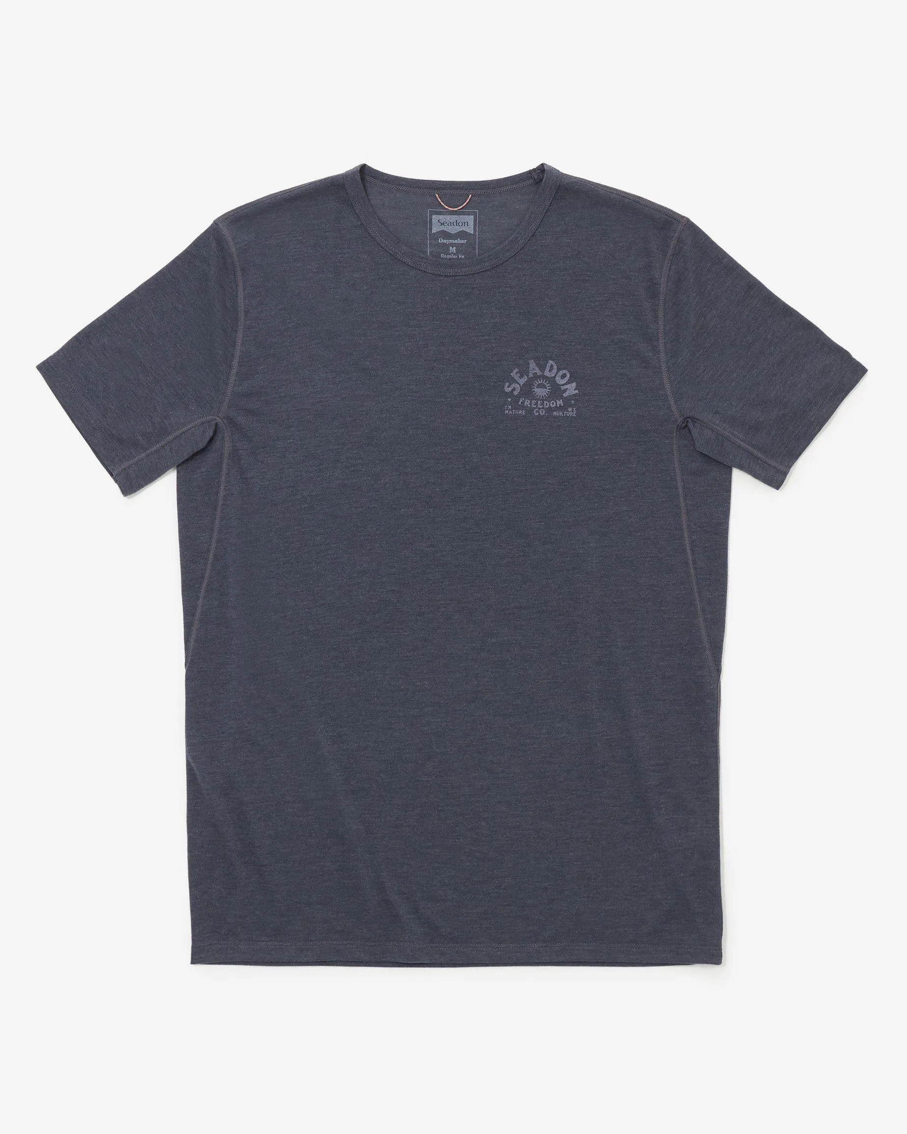 M's Daymaker Tee- Freedom Classic Outfit Sustainable Production Process