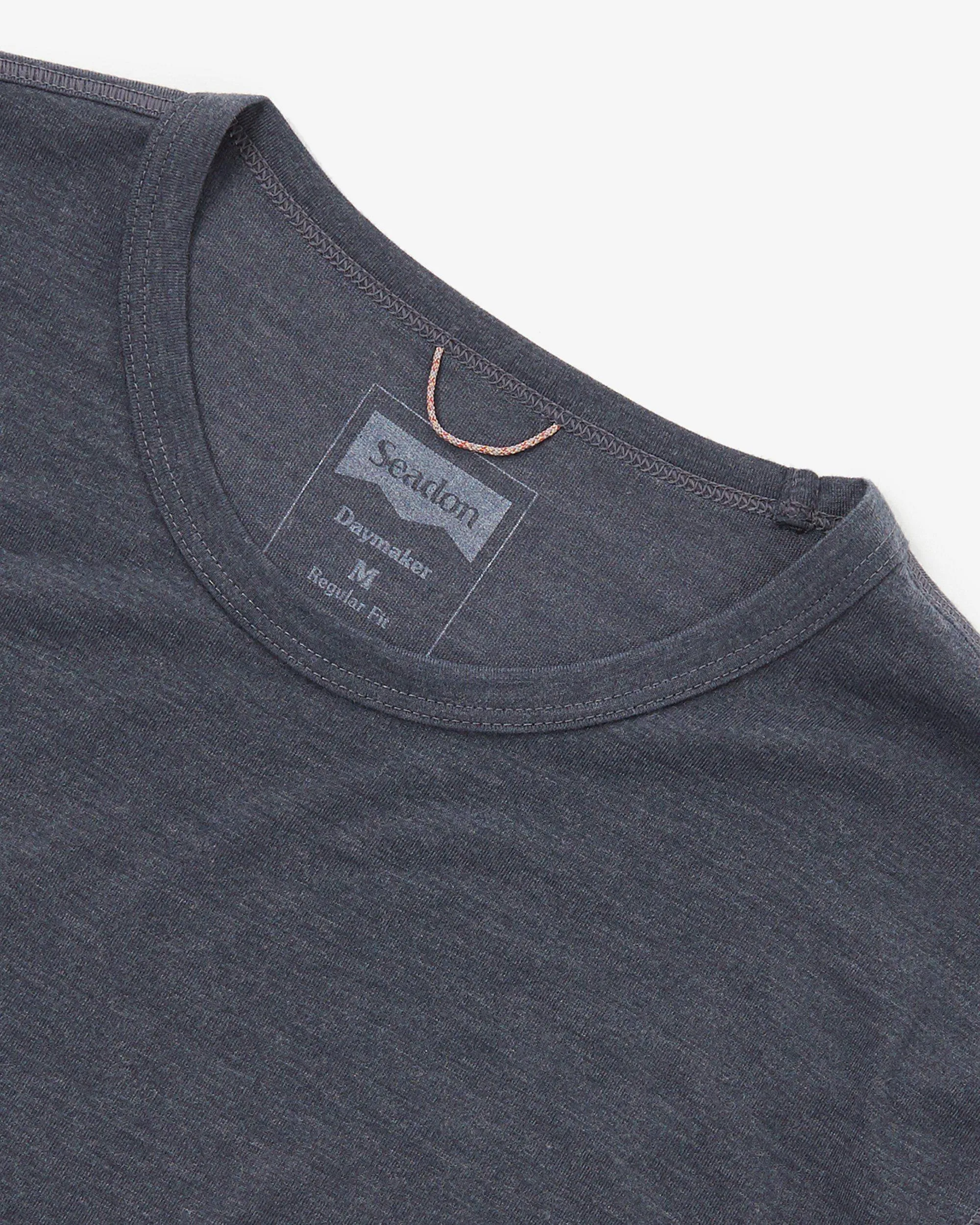 Essential Top Simple and Relaxed M's Daymaker Tee- Freedom
