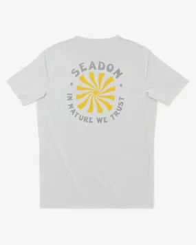 Travel Essential M's Daymaker Tee- Trust Nature