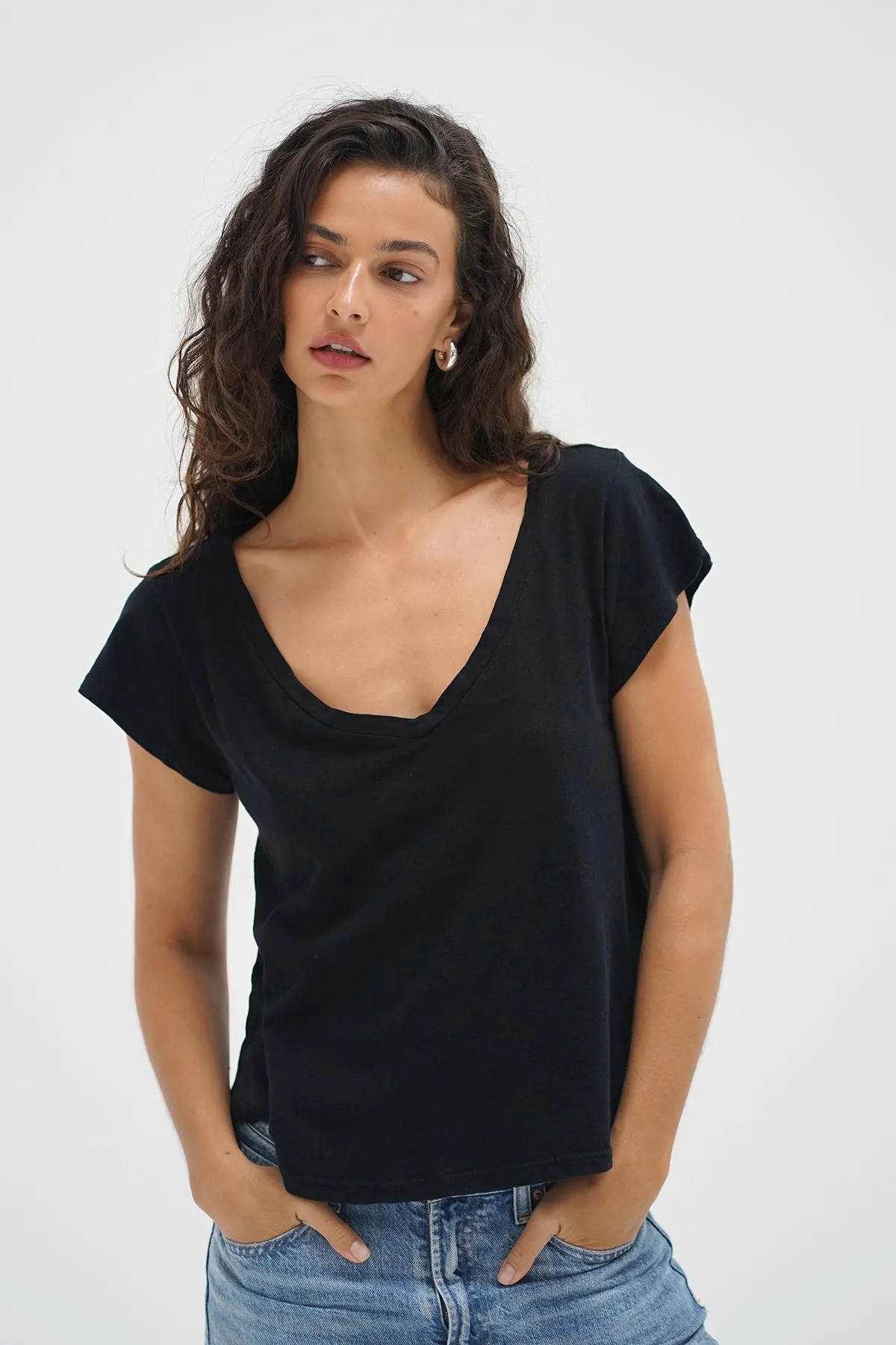 Reinforced Shoulder Stitching Sweat Absorbent Kaden Cotton V Neck - Black