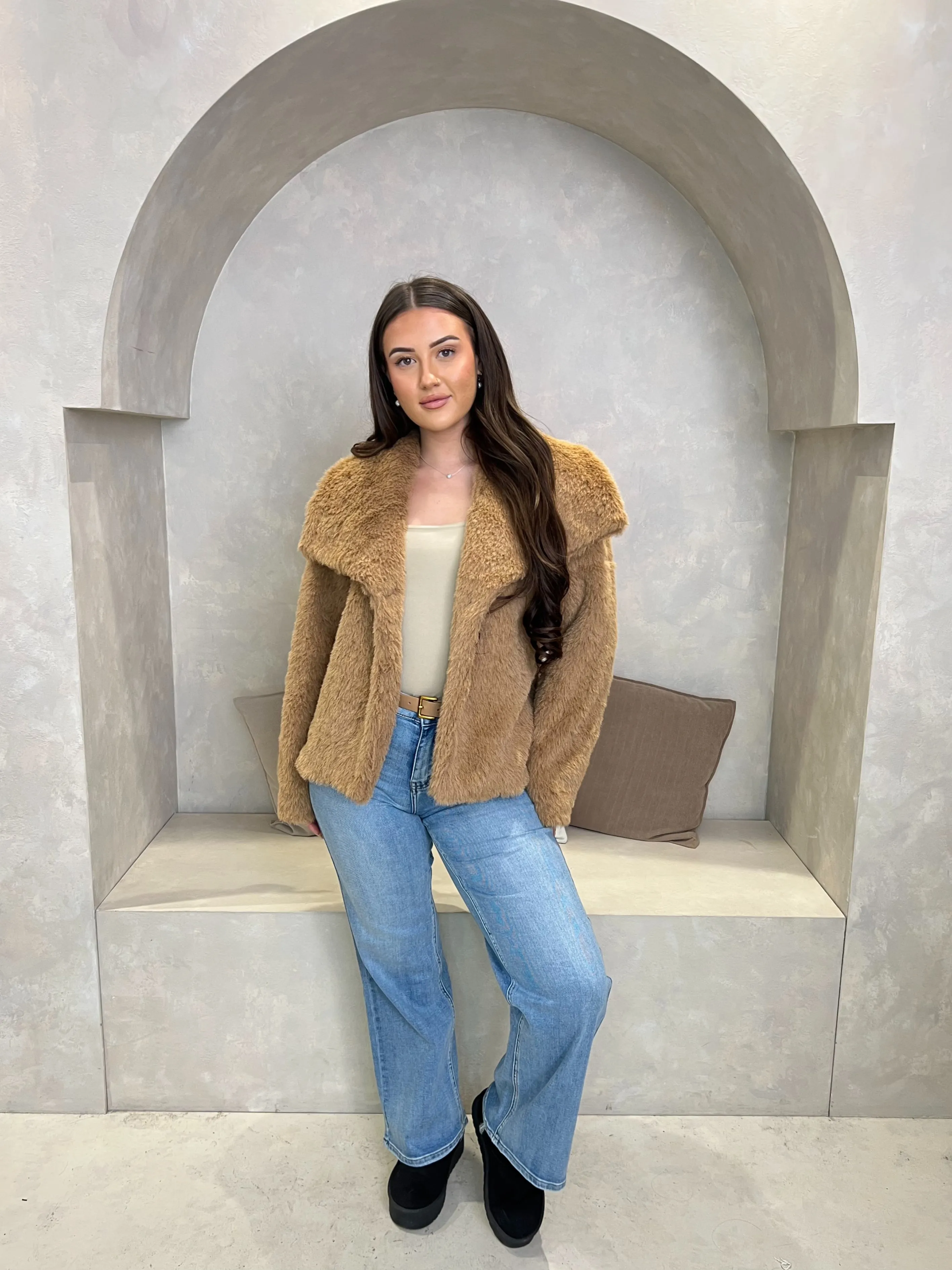 Transitional Weather Piece MultiPocketLayout Faux Fur Collared Jacket