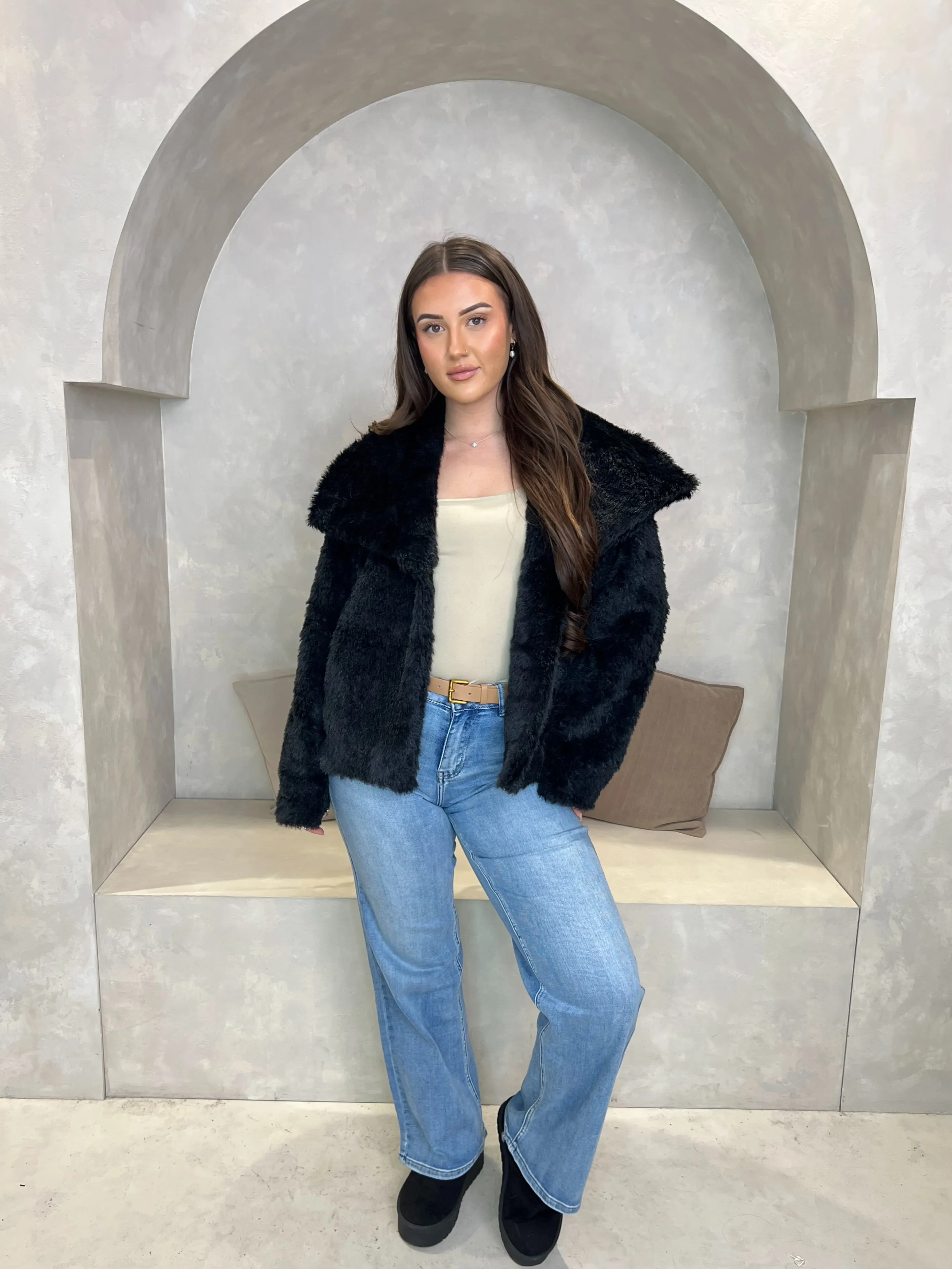 Breathable Technology Travel Comfort Faux Fur Collared Jacket