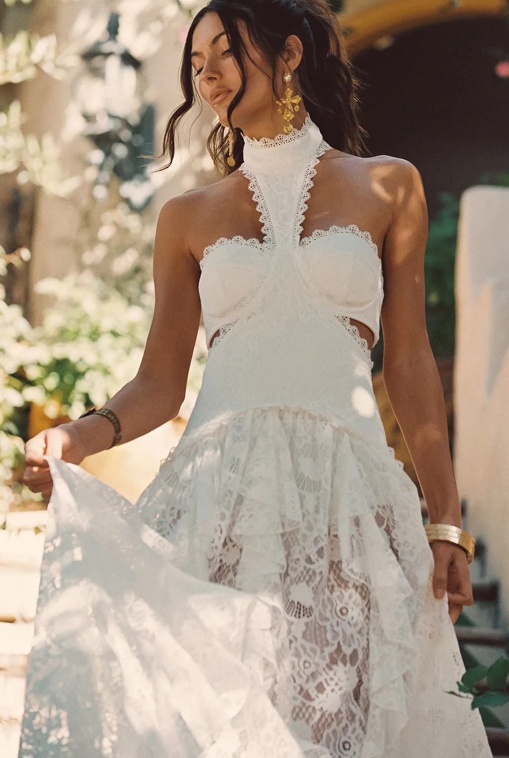 loose silhouette Princesa White Lace Drop Waist Maxi Dress