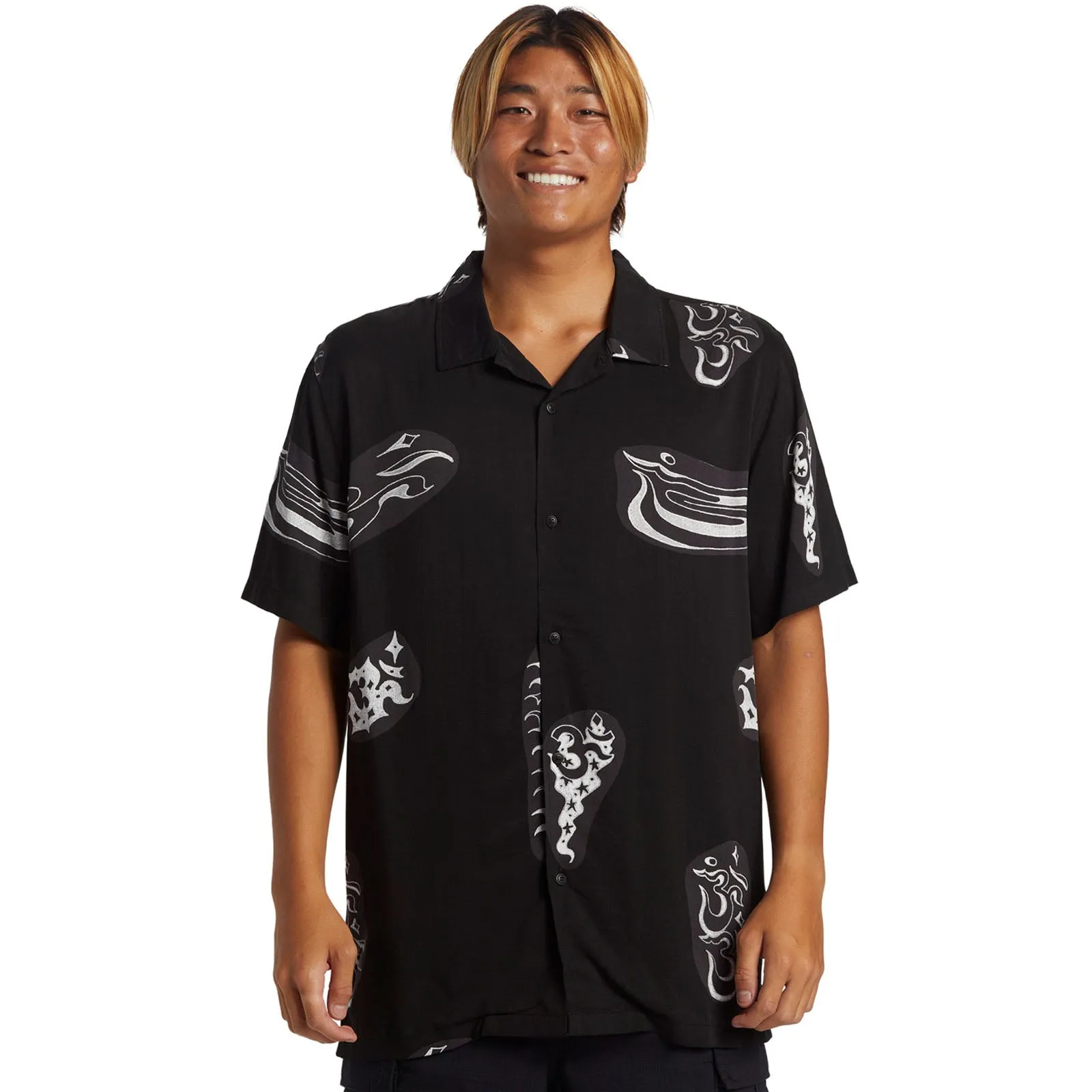 Quiksilver Mens Pool Part Short Sleeve Shirt Professional Look Year-Round Favorite