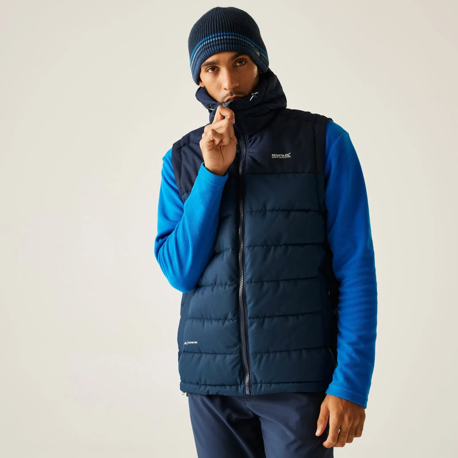 Waterproof Zipper Light Travel Piece Regatta Mens Aldthorn Hooded Padded Gilet