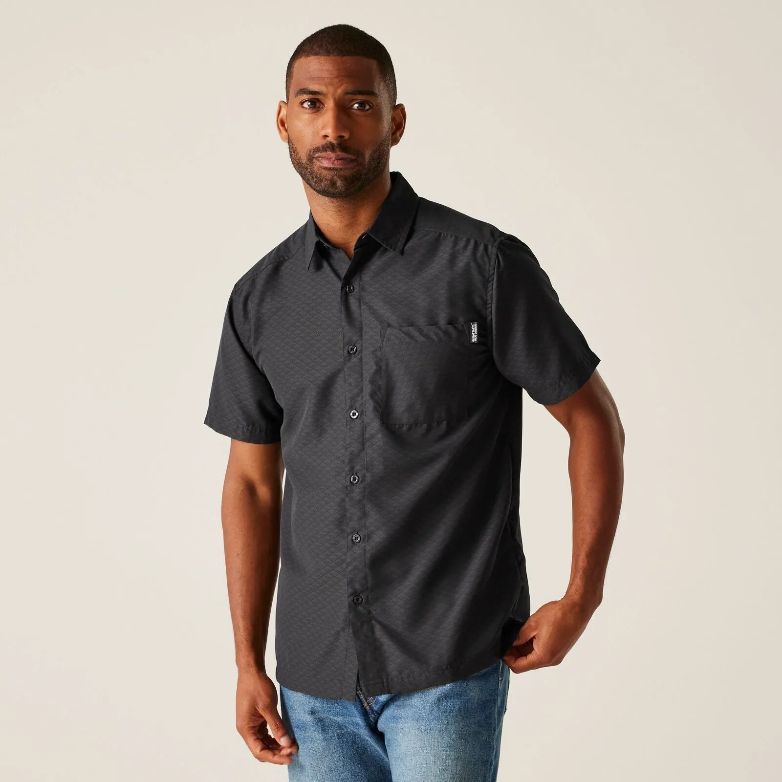Regatta Mens Mindano IX Short Sleeve Shirt Year-Round Wear Elegant Finish