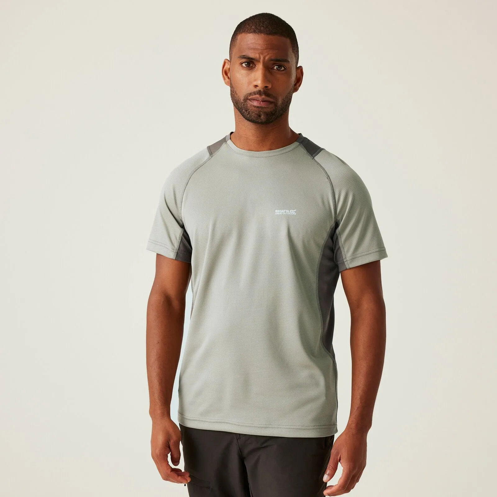 EcoFriendlyTexture Light Fabric Regatta Mens Virda IV Quick Drying Short Sleeve T-Shirt