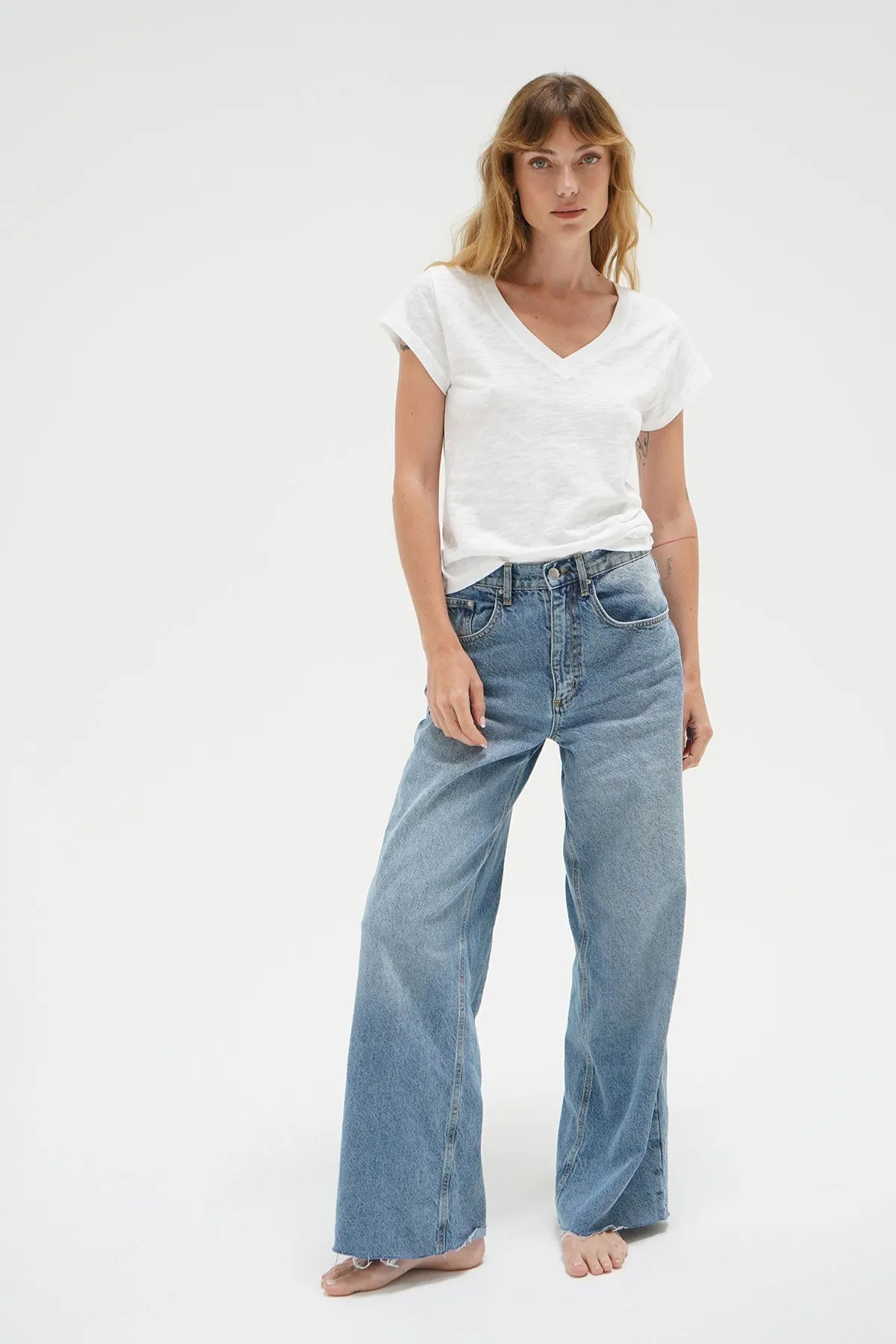 Effortless Fit Simple Comfort Look Fitted Deep V Cotton Tee - White