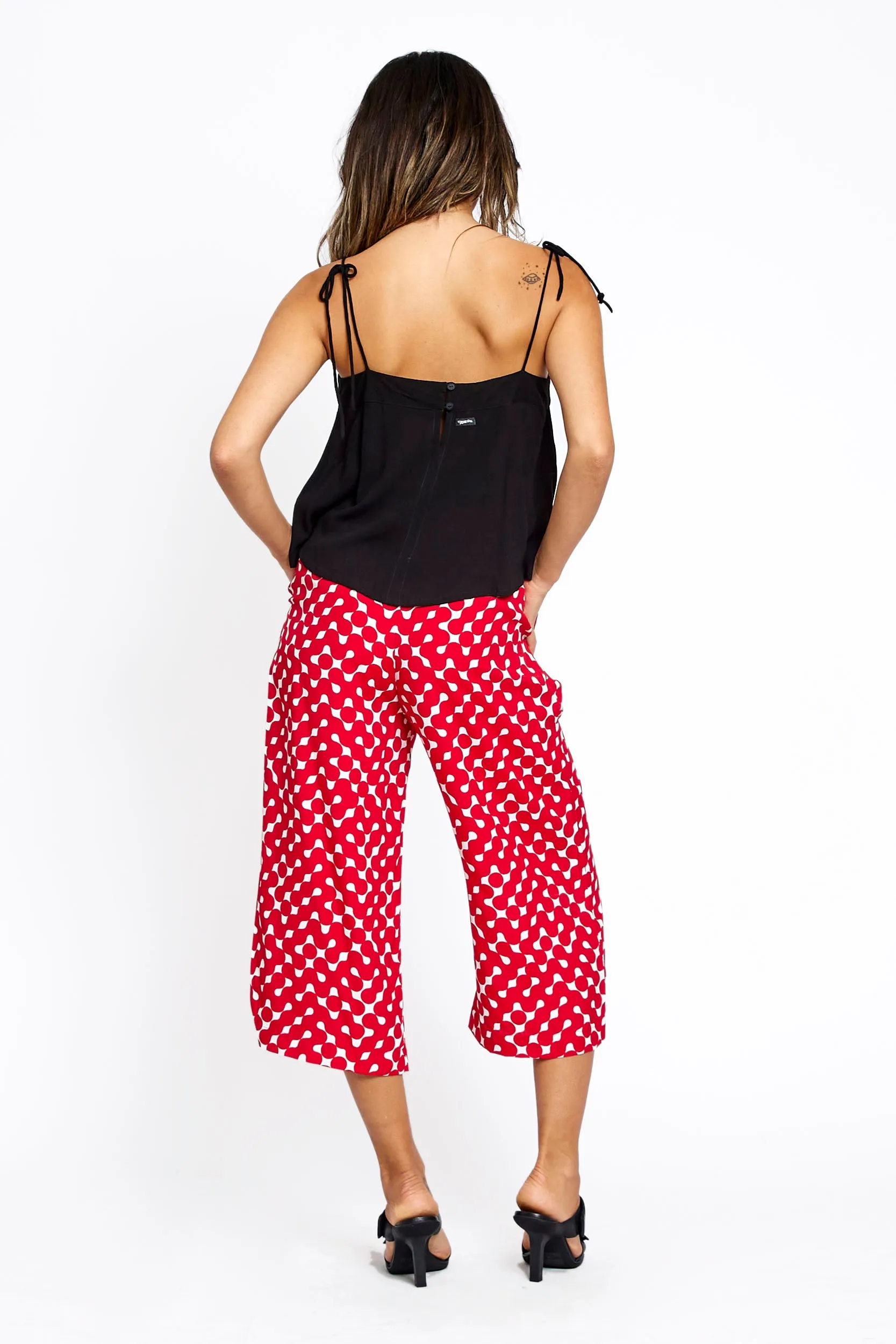 SOUND PANTS Monochrome Outfit