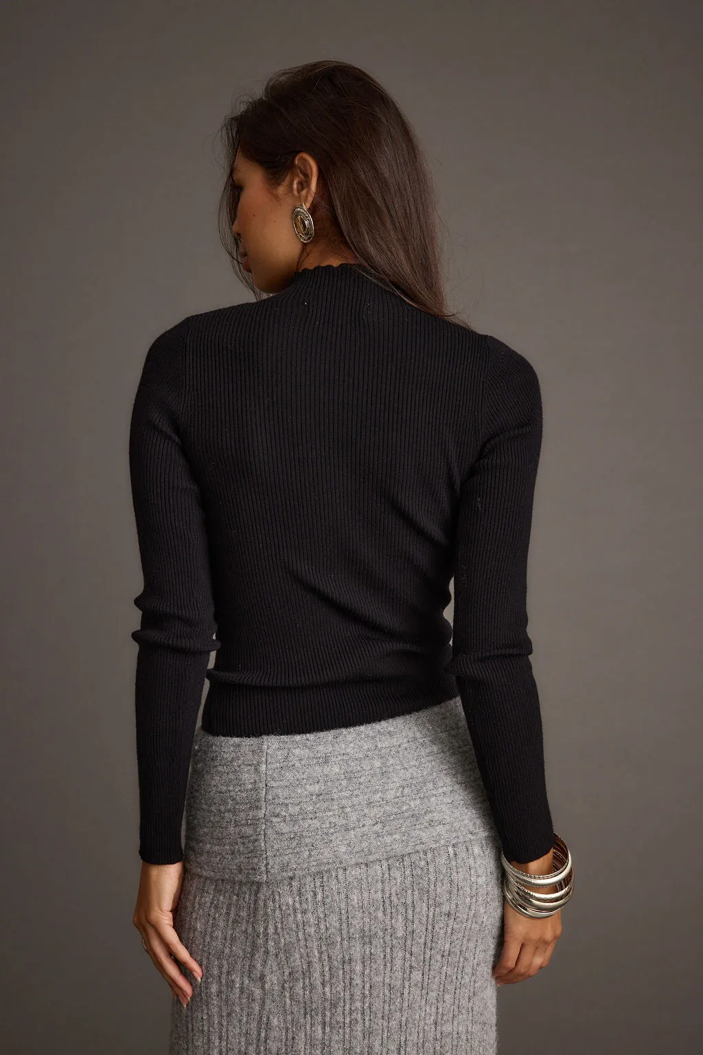 Robbie Black Long Sleeve Turtleneck Pullover type