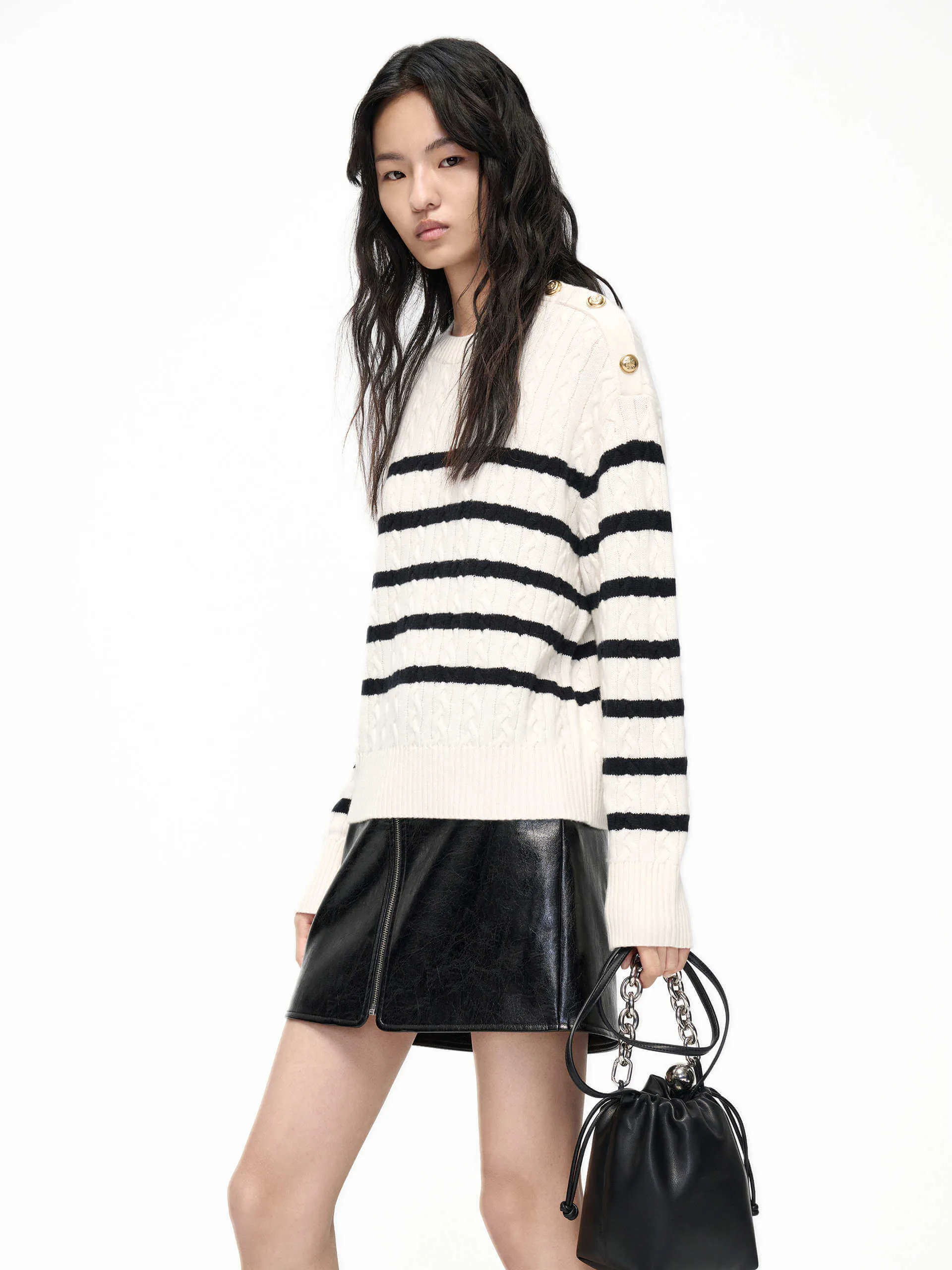 Sleek Stretch Fit Ribbed Hem Detailing Round Collar Knit Sweater