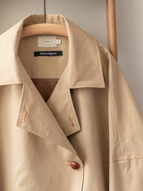 Non Slip Collar Modern Functional Design Showerproof Cotton Gabardine Poncho / Beige