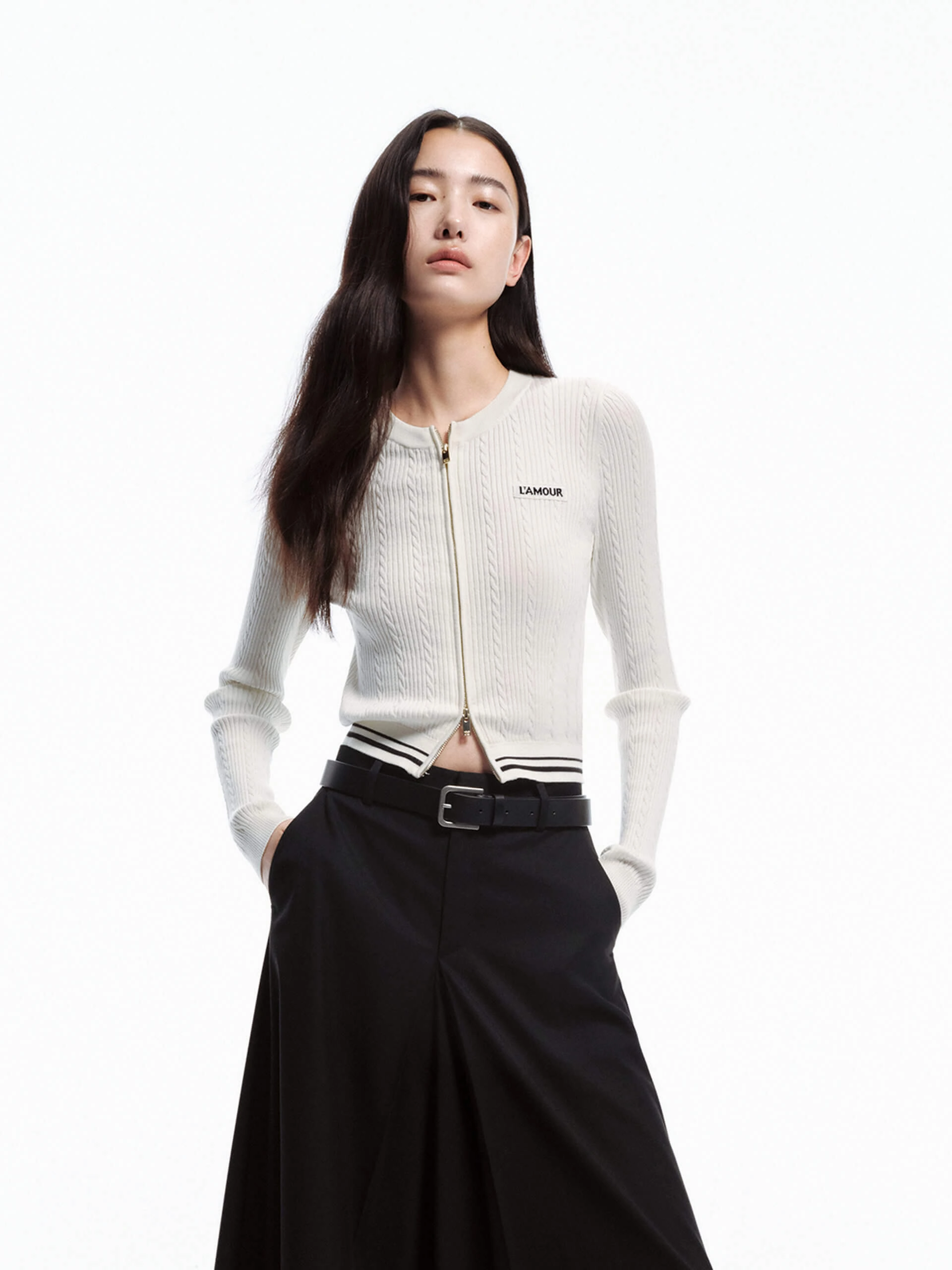 Relaxed Cut Seamless construction Slim Fitted Zipper Cardigan