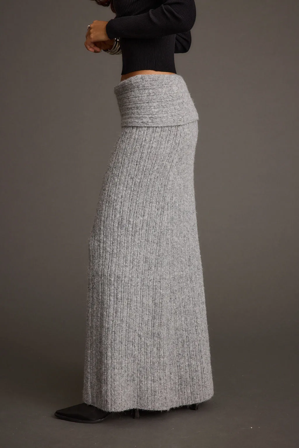 Non Irritating Edges Pamela Heather Grey Sweater Maxi Skirt