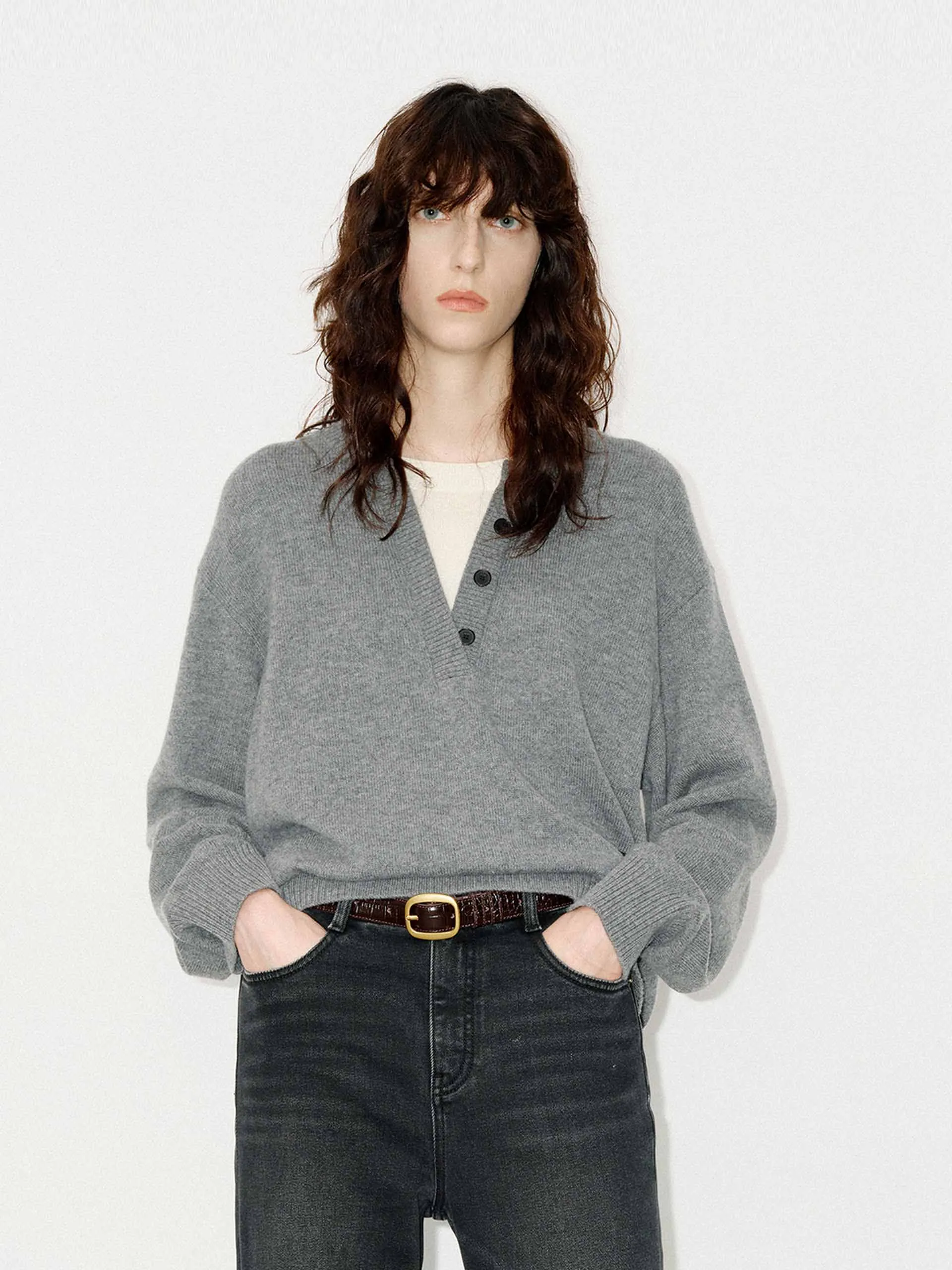 V-neck Loose Sweater Soft Performance Light Wear